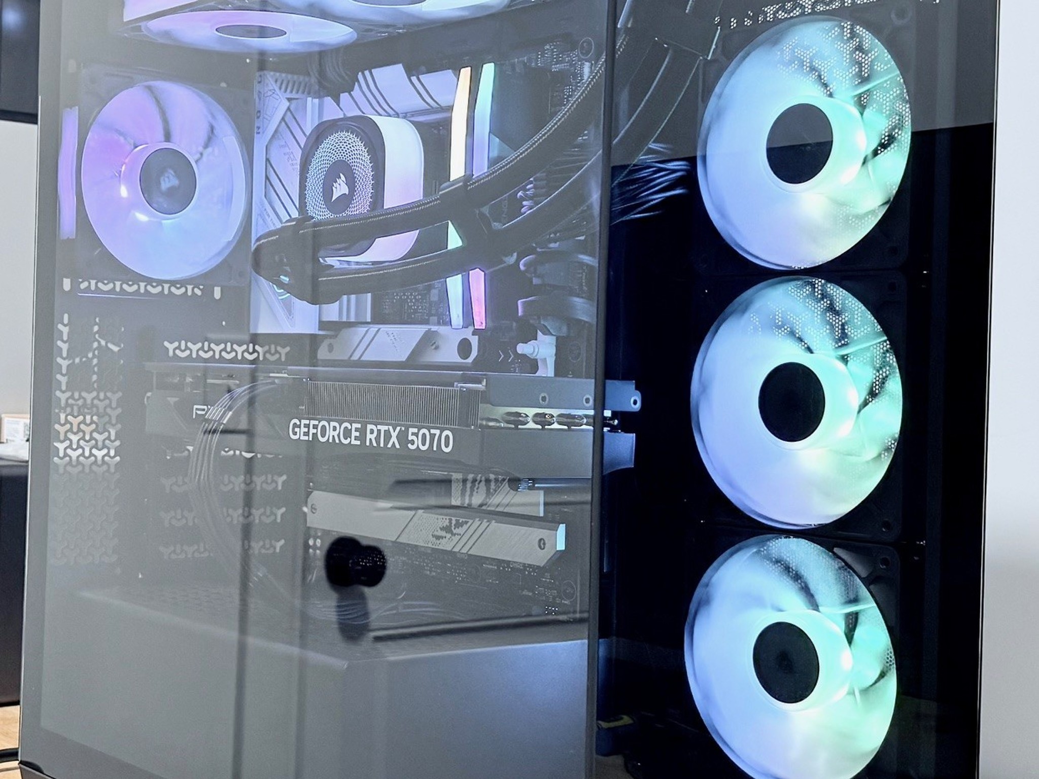 Maestro RTX 5070 OC 12GB