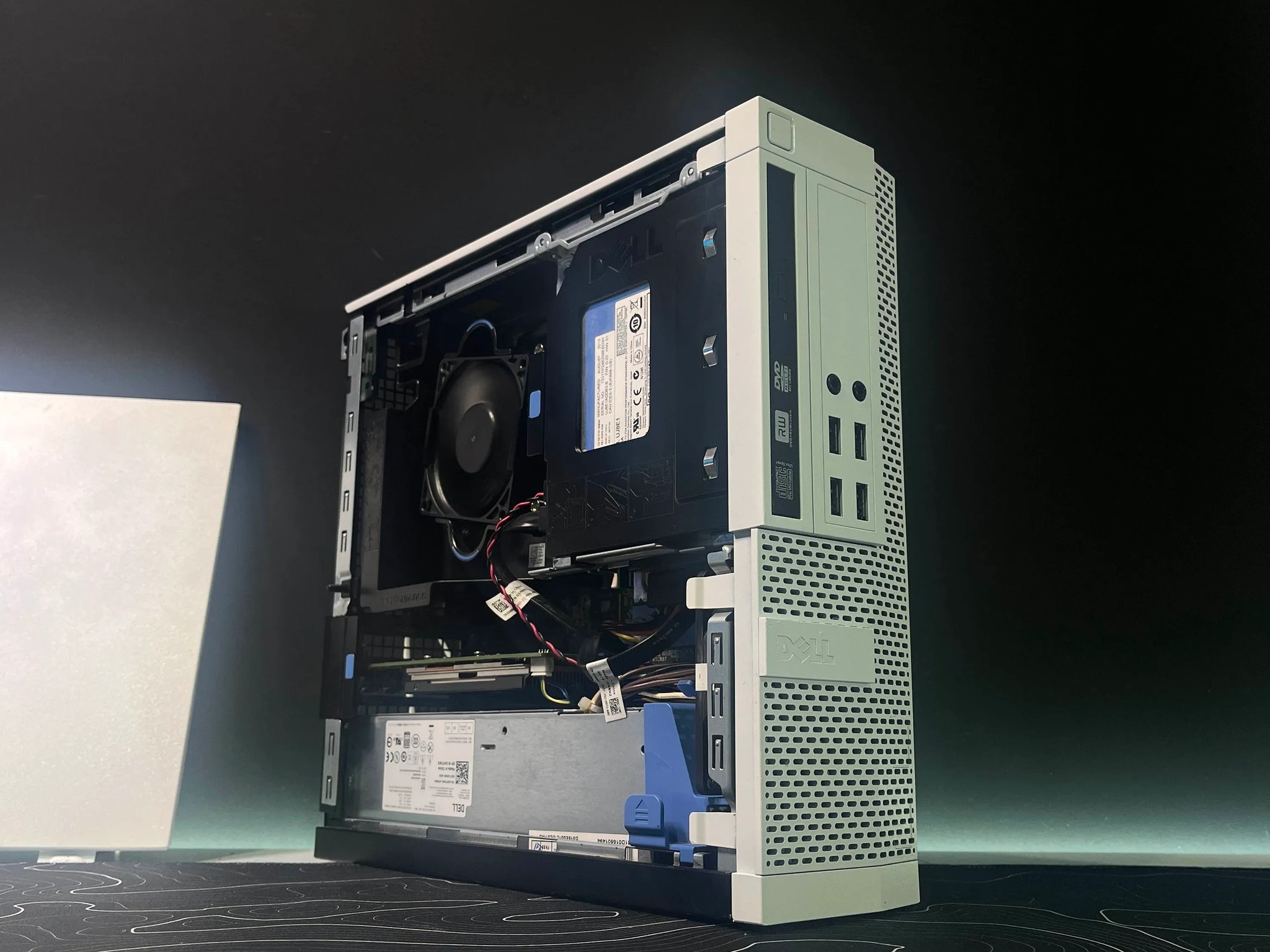 White and Black PC | i5 & RX 550