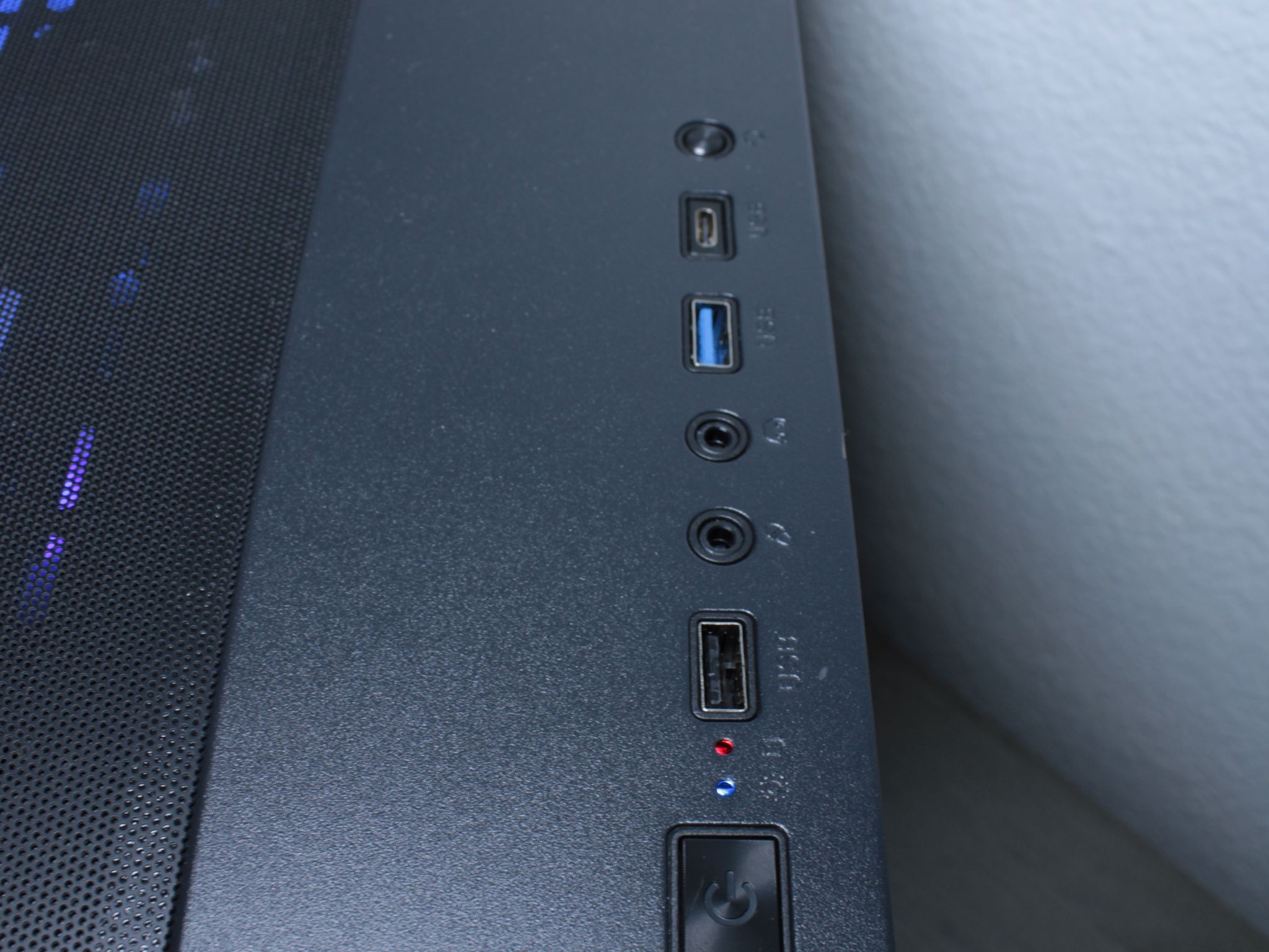 EVGA RTX 2060 | Ryzen 5 2600x | 16GB 3000 MHz Ram | 1 TB NVMe M.2 SSD | Win 11 Activated | WiFi