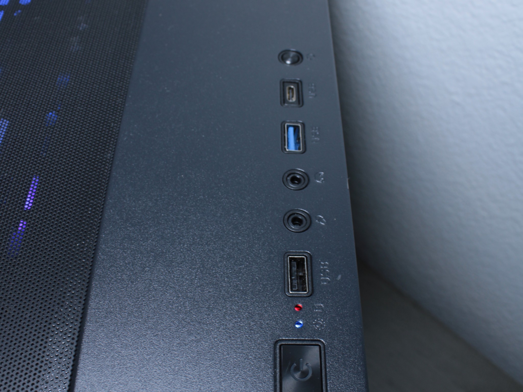 EVGA RTX 2060 | Ryzen 5 2600x | 16GB 3000 MHz Ram | 1 TB NVMe M.2 SSD | Win 11 Activated | WiFi