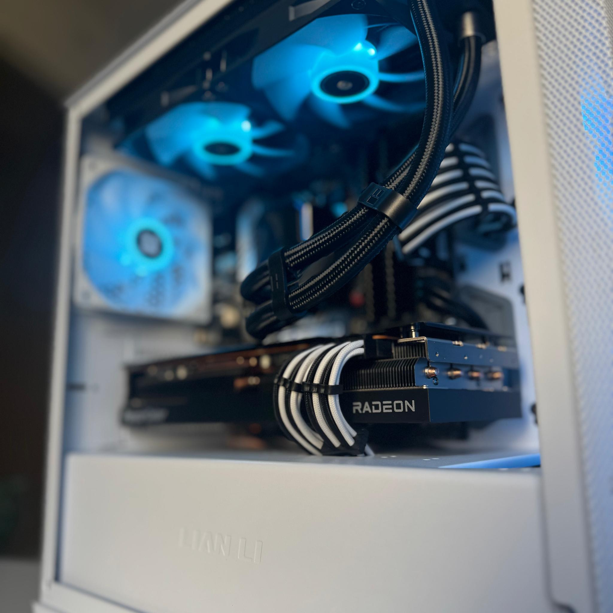 🐼 1440p Gaming PC - RX 7700XT | Ryzen 7 5700X | 32GB RAM | 1TB SSD