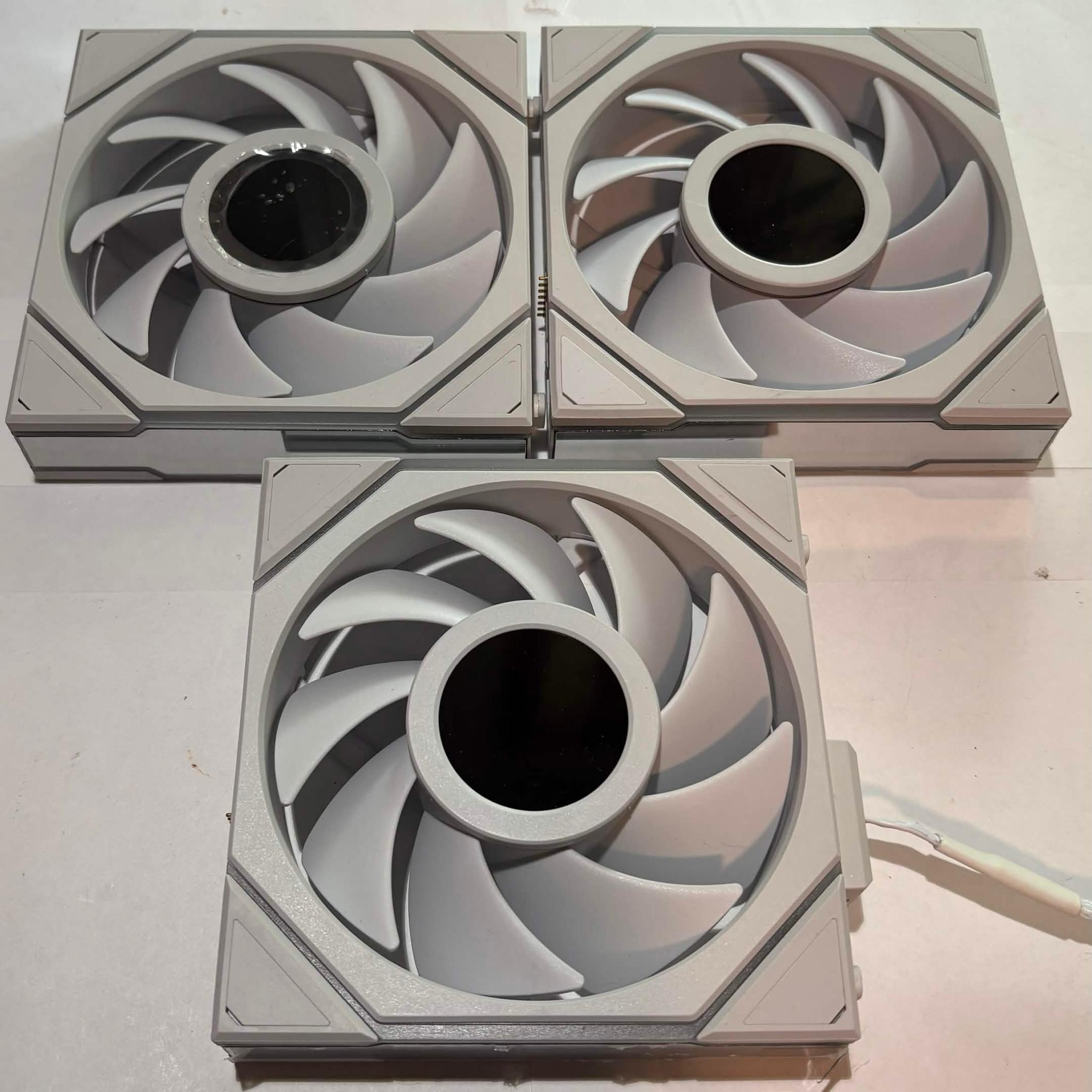 Lian Li UNI FAN TL LCD 120mm Fans - 3 Pack White