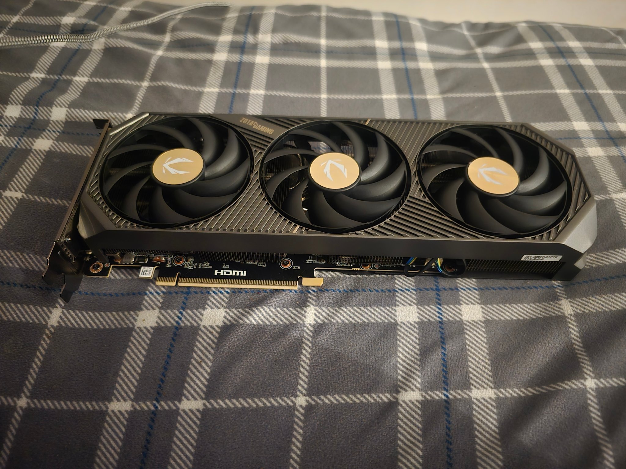 ZOTAC GAMING GeForce RTX 5070 Ti SOLID OC