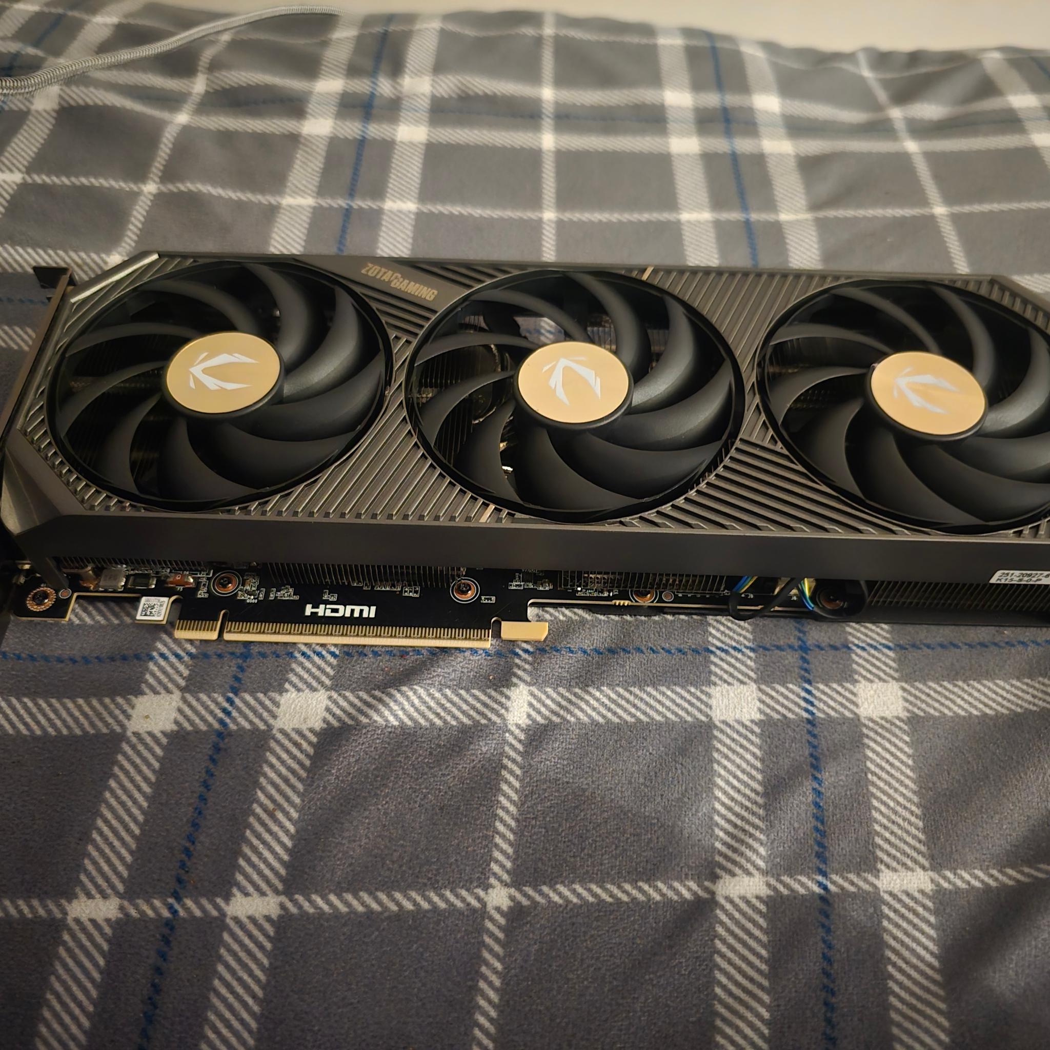 ZOTAC GAMING GeForce RTX 5070 Ti SOLID OC