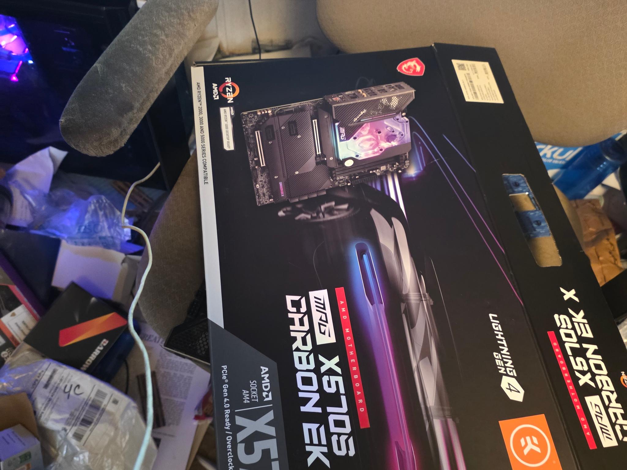 MSI MPG x570S Carbon Ek-X