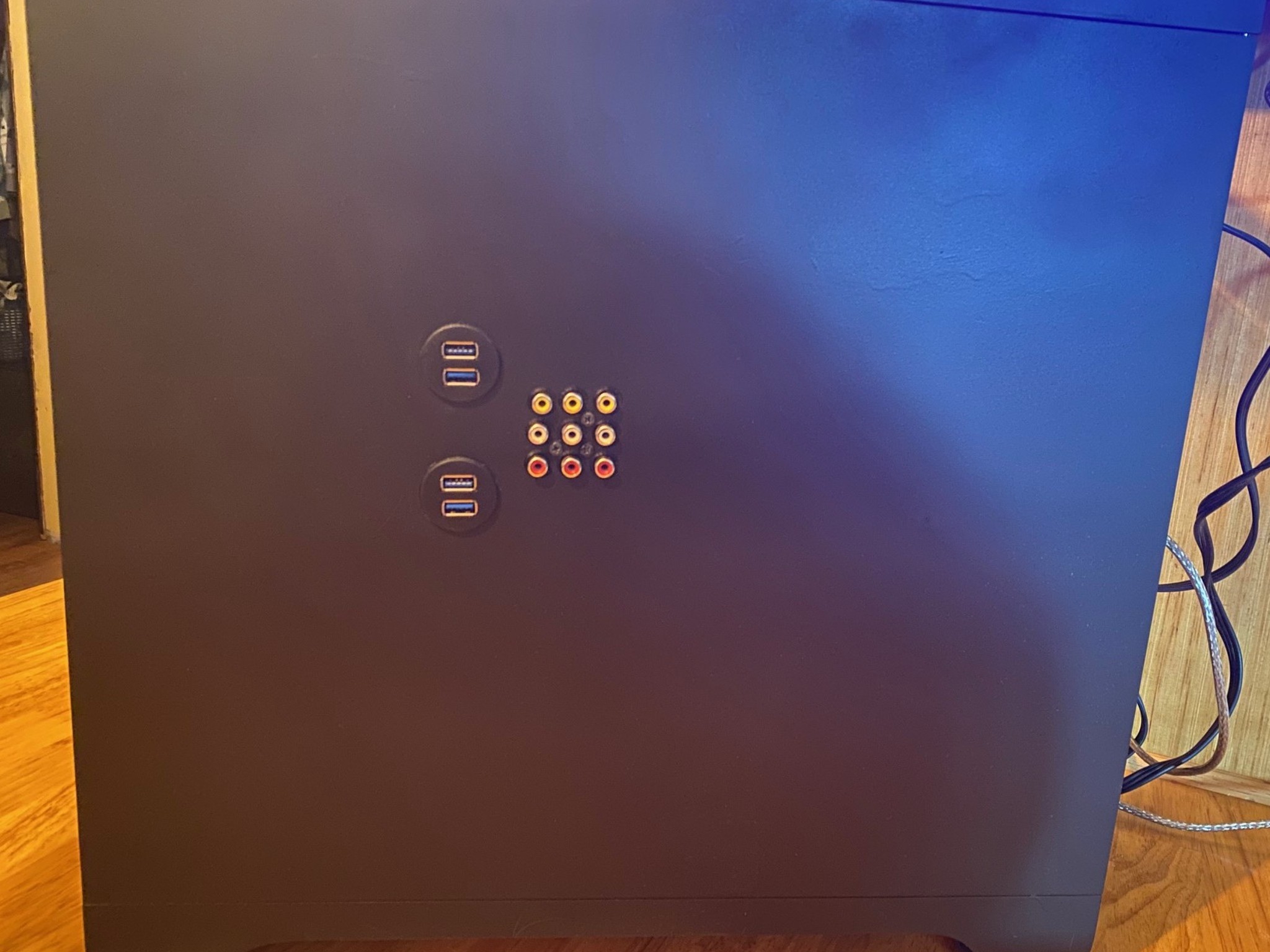 Custom Apple Mac Pro 3, 1 | Built in 7" Android touchscreen receiver | LEDs