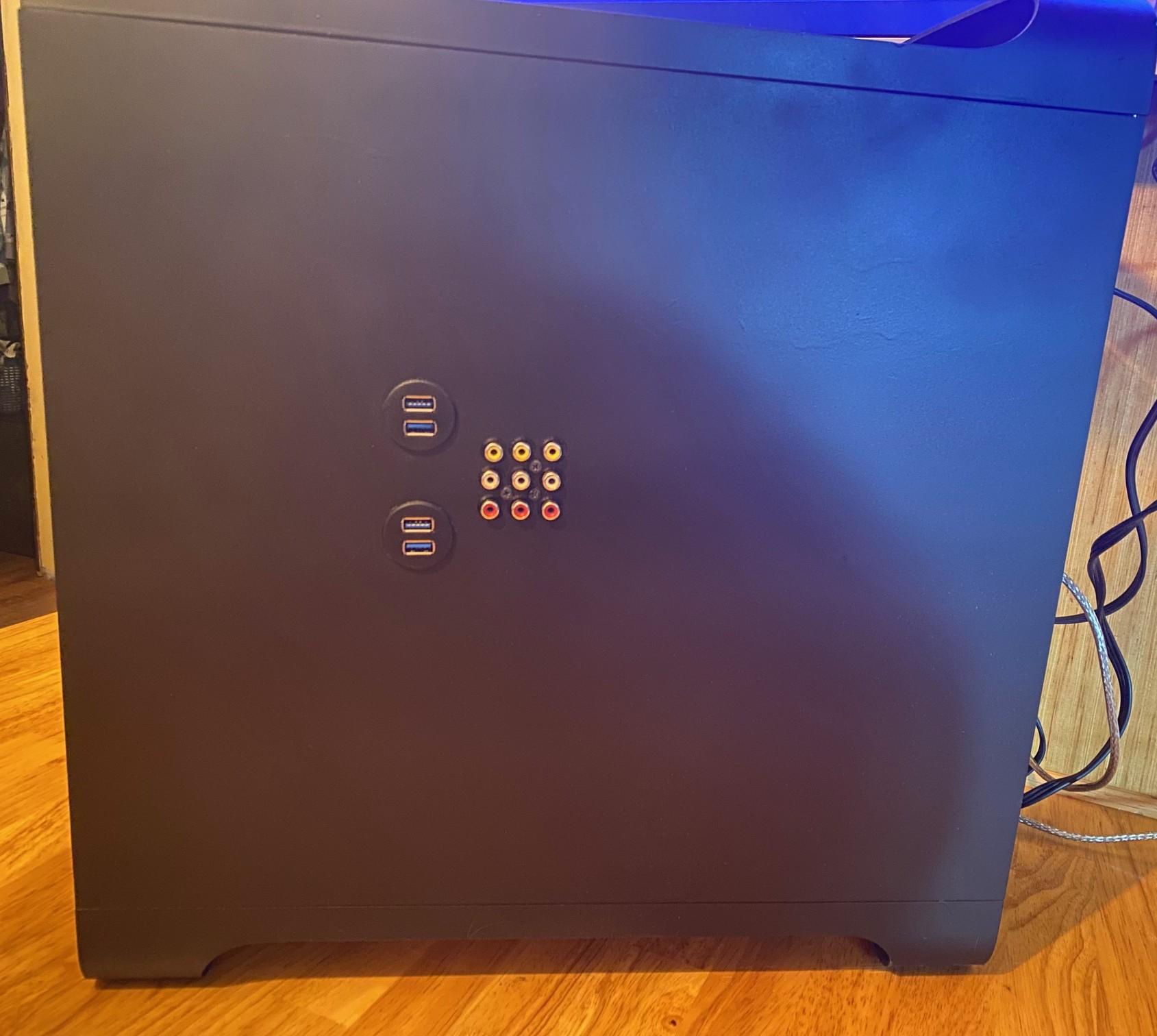 Custom Apple Mac Pro 3, 1 | Built in 7" Android touchscreen receiver | LEDs