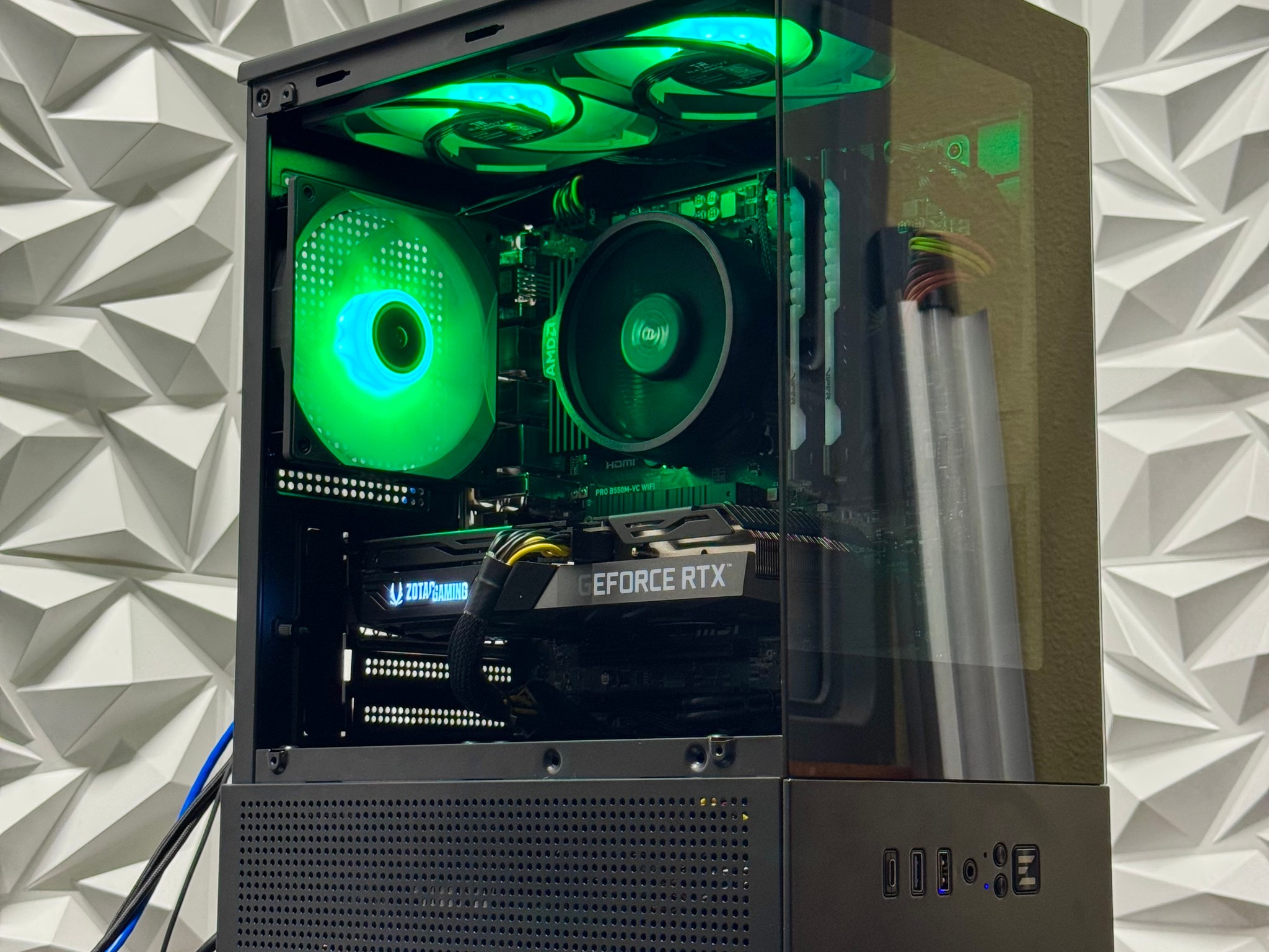 Rtx 3060 ti / Ryzen 5 5500 / 16GB DDR4 Ram / 500GB Nvme / 600w psu