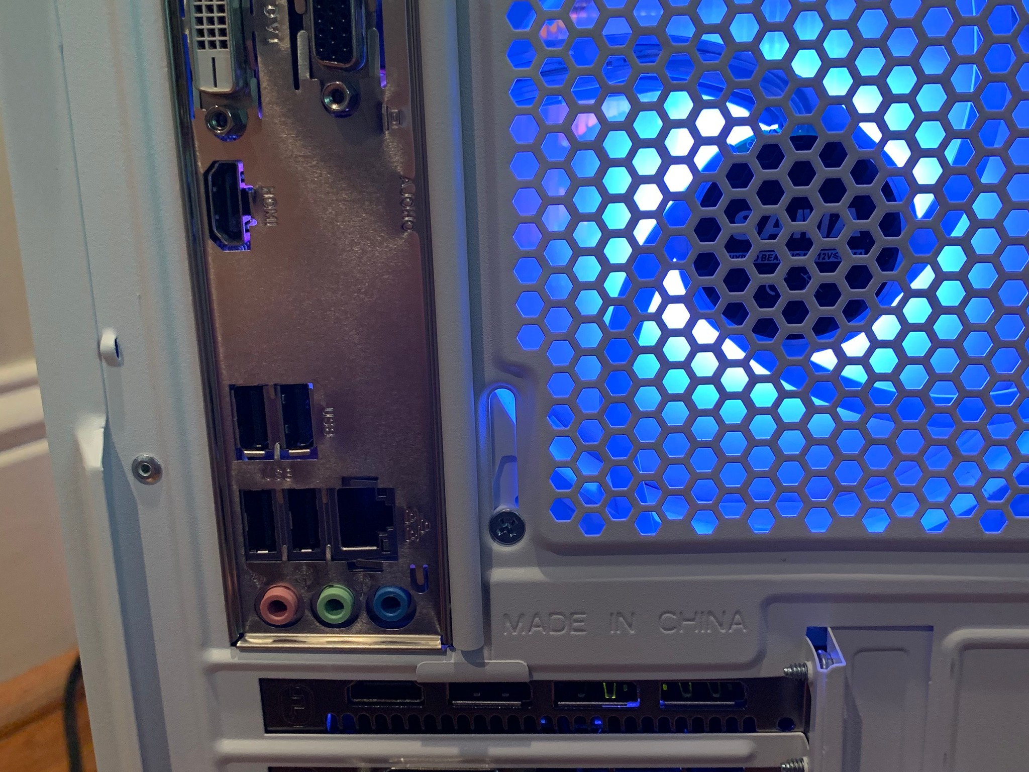 i5 6500 RX 480 4GB WHITE FORTNITE READY GAMING PC 16GB RAM 1TB SSD WINDOW 10
