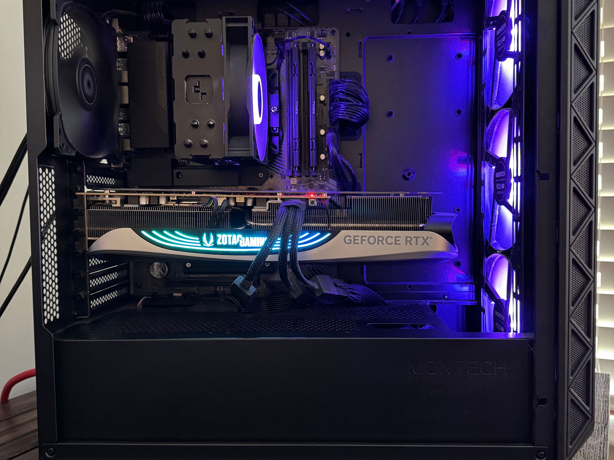 🔥TOP-TIER PC🔥 RTX 4090, Ryzen 9 7950X3D, 32GB DDR5 6000Mhz, 1TB NVMe