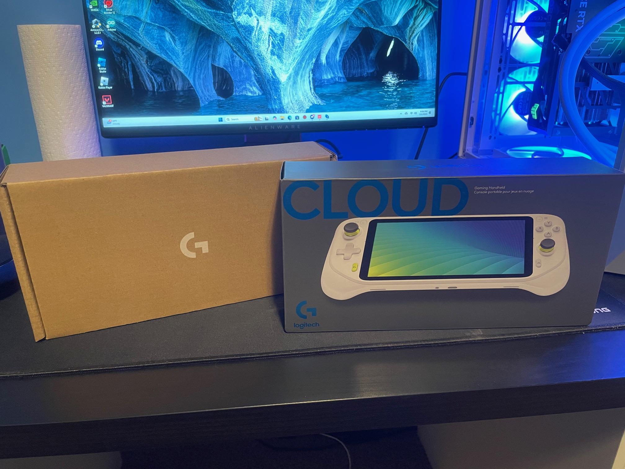 Logitech G Cloud Gaming Handheld (FREE CASE)
