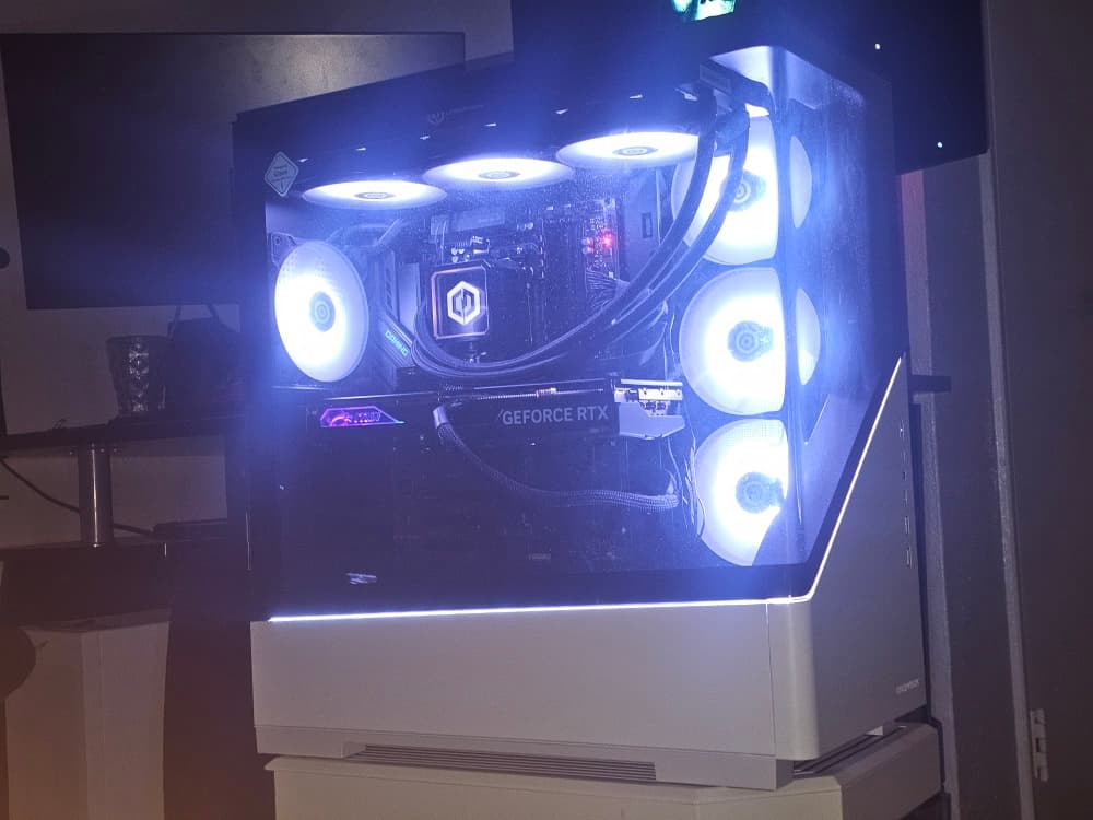 🚀 ULTIMATE Gaming PC on a budget Ryzen 7 9800X3D + RTX 4070 Super