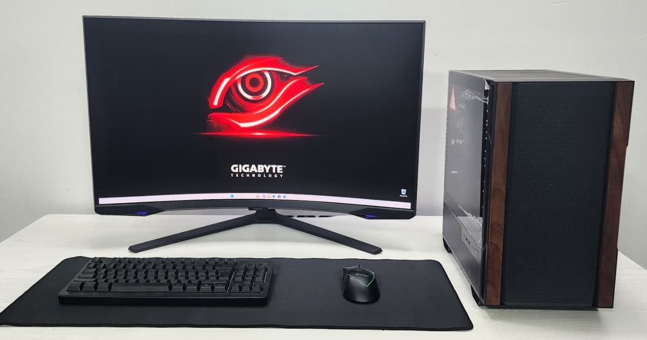 ALL NEW Wood - NO RGB Gaming PC BEAST!!!   7800X3D/RX 9070XT/32GB/2TB - READ DESCRIPTION!!!