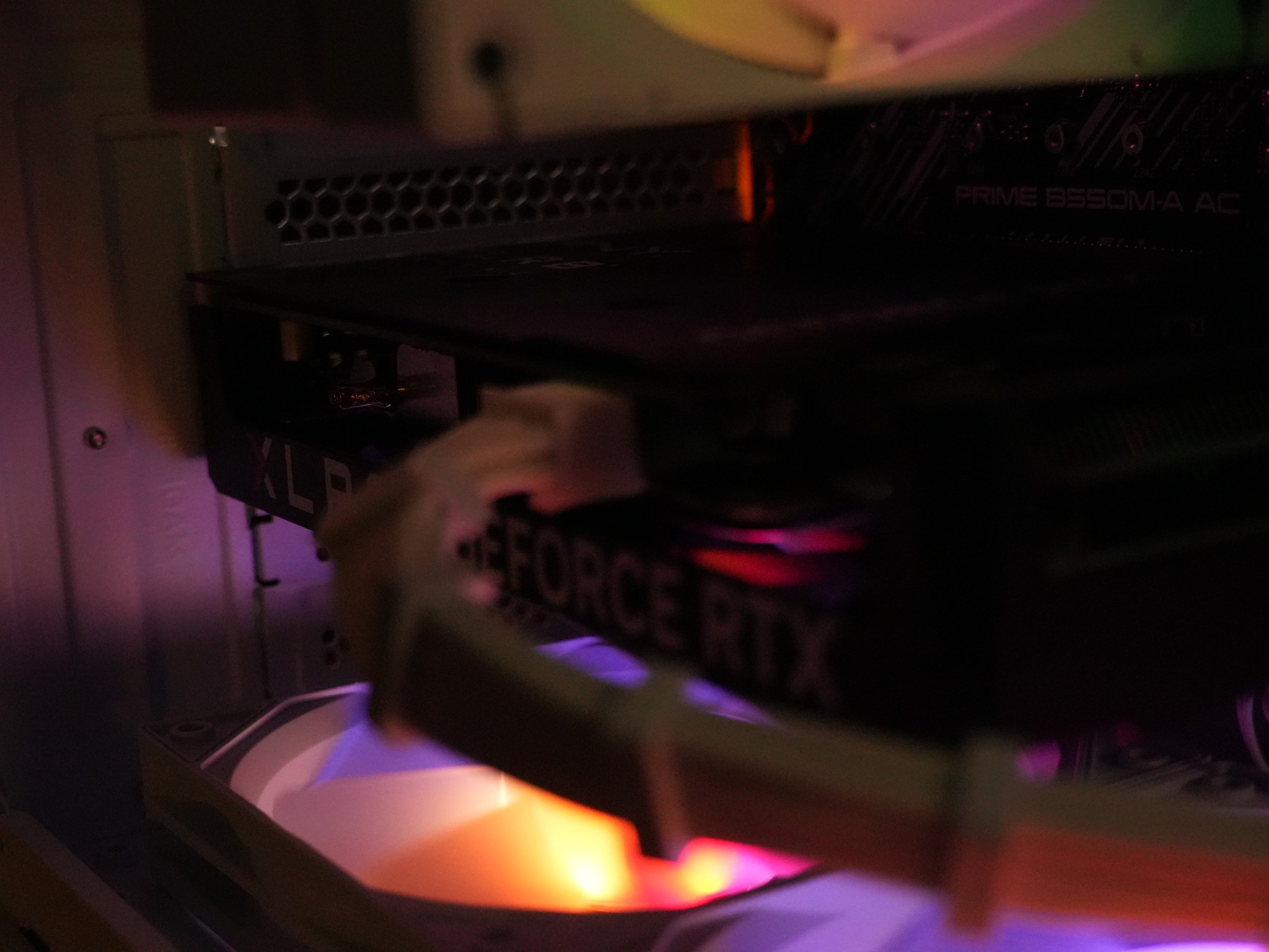 Hydrageddon | RYZEN 7 5700 | RTX 4060 | 16GB DDR4 | 500GB M.2 | WINDOWS 11 + WIFI & BT