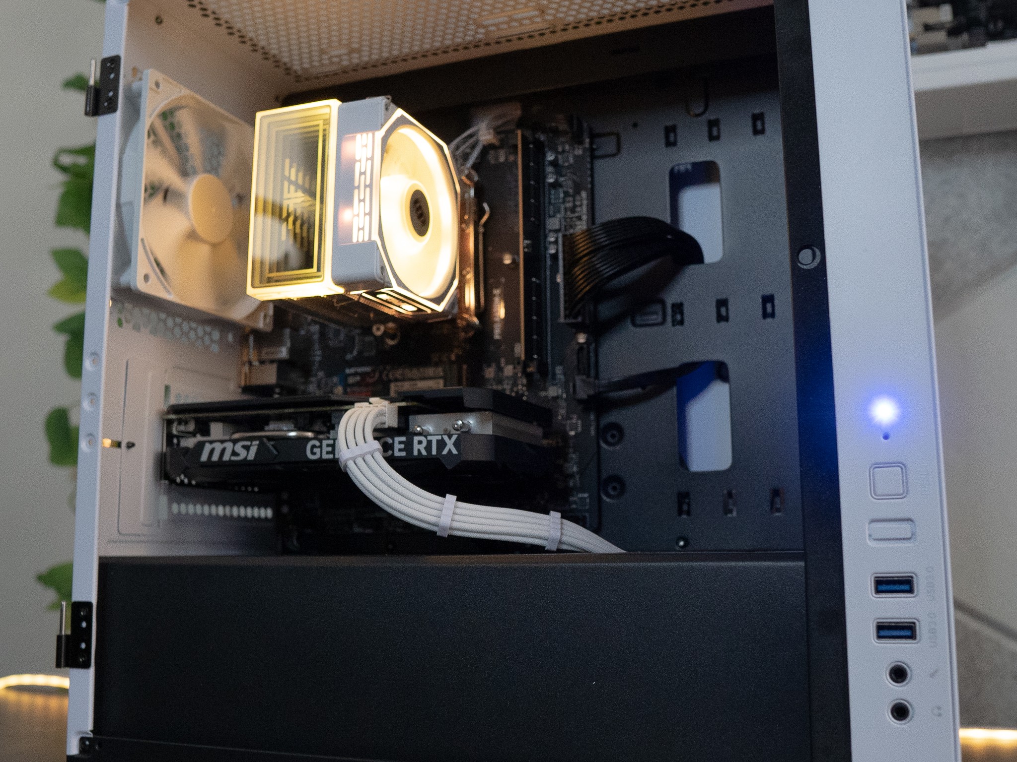 🧊🧊 | MSI RTX 4060Ti | RYZEN 5 7500F | 32GB DDR5 RAM | 1TB NVME SSD + 2TB HDD | Gold Guardian