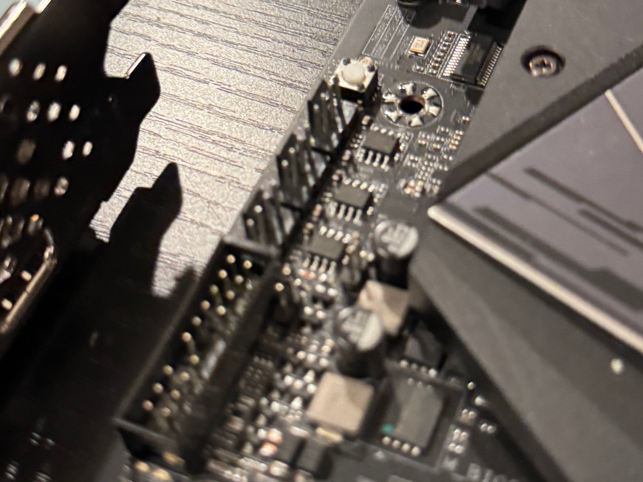 Gigabyte Z490 Aorus Pro AX (Wi-Fi 6) + Intel Core i5-10400 Combo + Optional 32GB RAM
