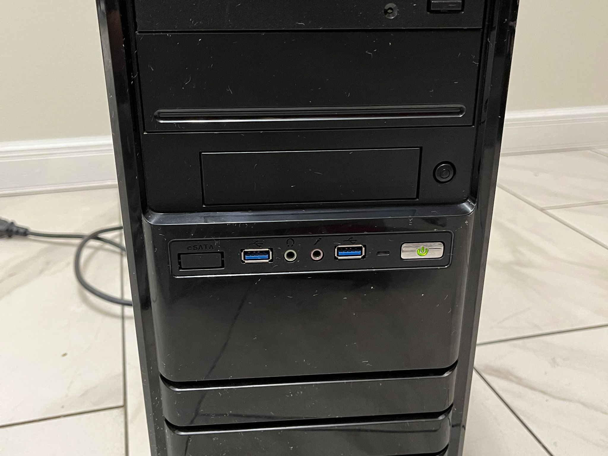 NVIDIA RTX 4060, Intel i7-7700, 16GB RAM, 1.1TB Storage - Gaming PC w/Wi-Fi, BT