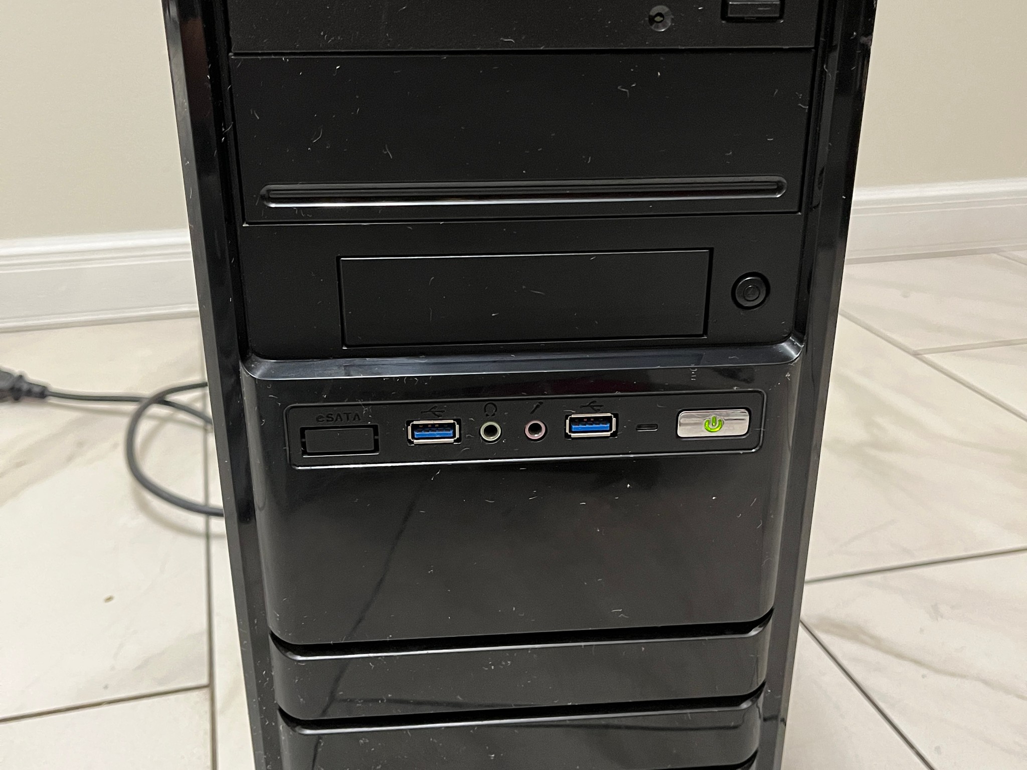 NVIDIA RTX 4060, Intel i7-7700, 16GB RAM, 1.1TB Storage - Gaming PC w/Wi-Fi, BT