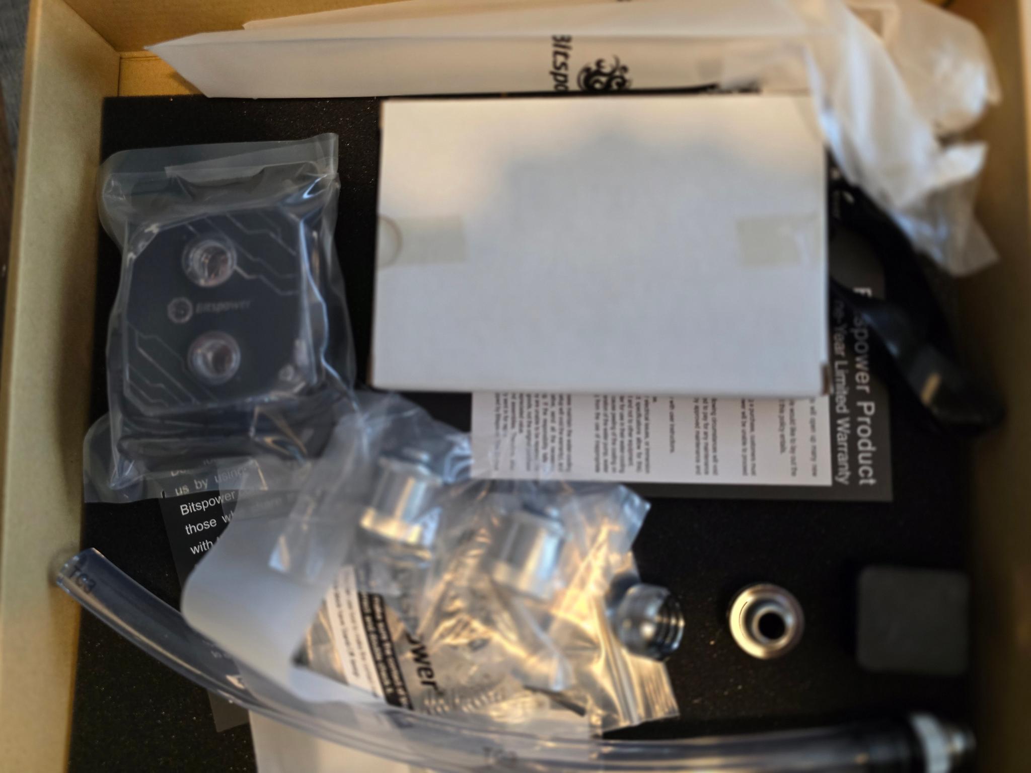 Lian Li Titan X O11D Case with built in Reservoir/Pump and 1 TB WD Gen 4 NVME (Read Description)