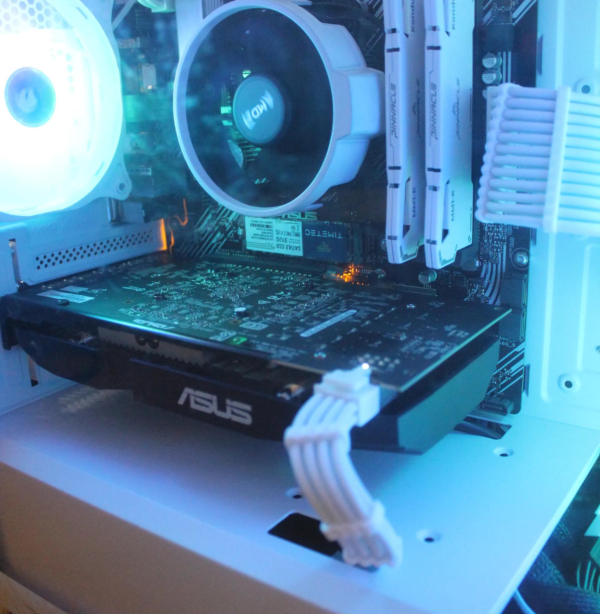 |200+ FPS FORTNITE| All White Ryzen 3 4100- RX 580- 16GB RAM- 512GB SSD WIFI