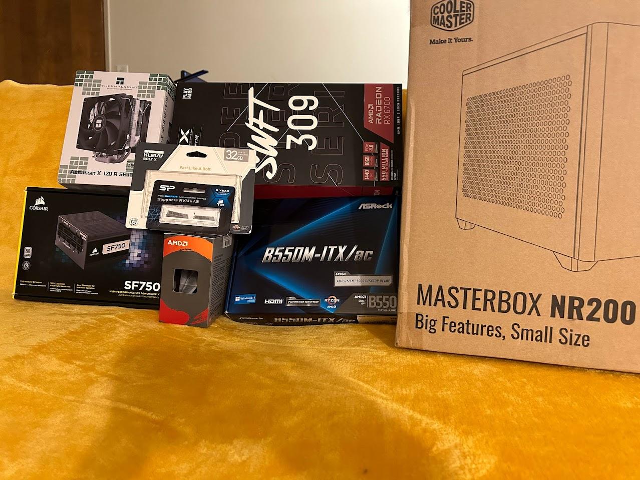 No RGB 5600 + 6700 10GB mini itx NR200