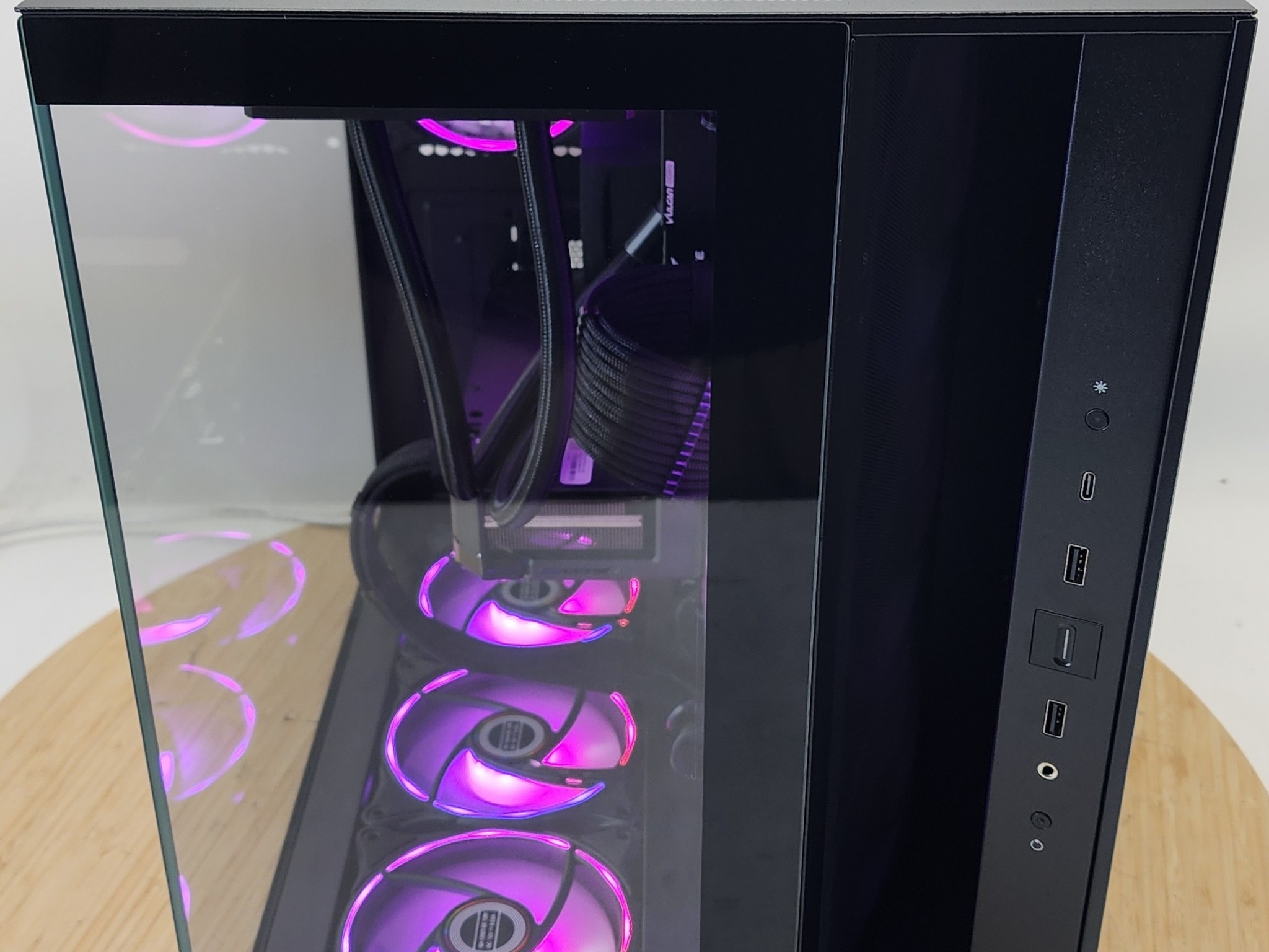 Gaming PC Ryzen 7 7700 16GB RAM 1TB SSD RX 7600 XT 16GB Windows 11 Computer