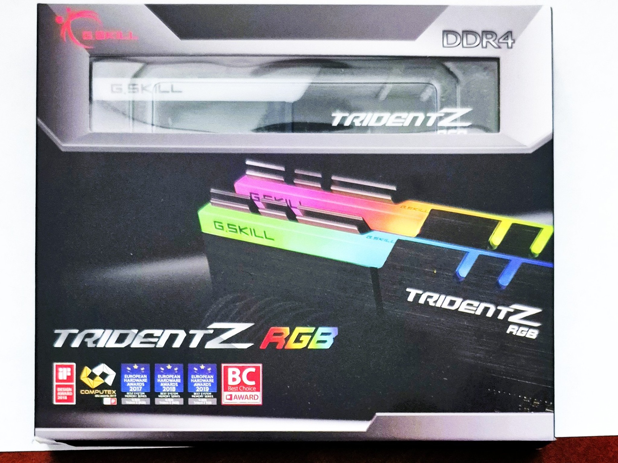 Trident Z RGB DDR4-4000 CL18-22-22-42 1.40V 64GB (2x32GB) NEW