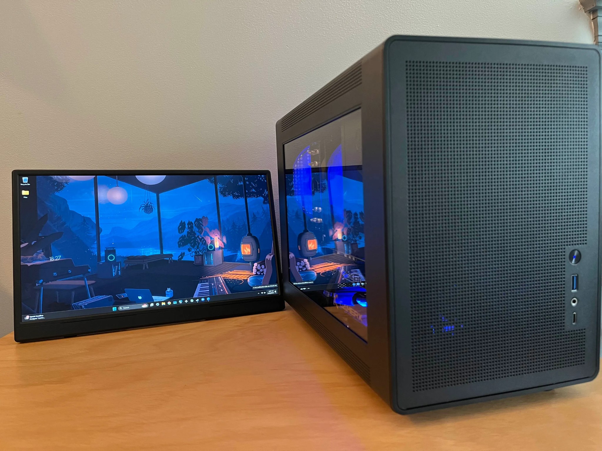 | RTX 2060 | Ryzen 7 3700X | 32GB DDR4 | 1TB Gen 4 NVMe | Windows 11 Pro | Portable Mini mATX PC