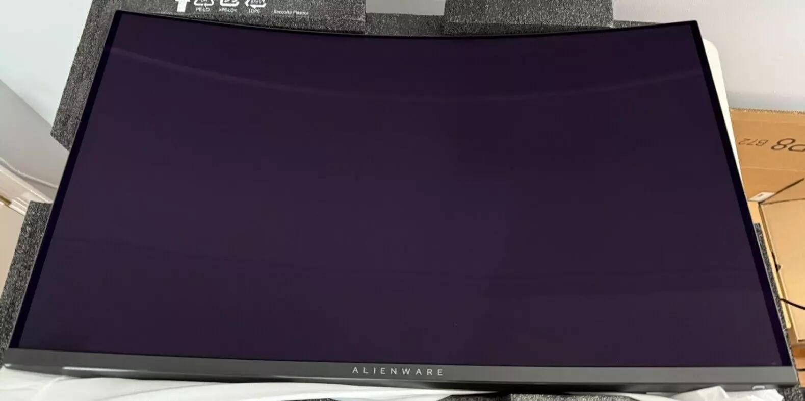 Alienware AW3225QF 32" QD-OLED Curved 4K UHD 240Hz G-SYNC Gaming Monitor