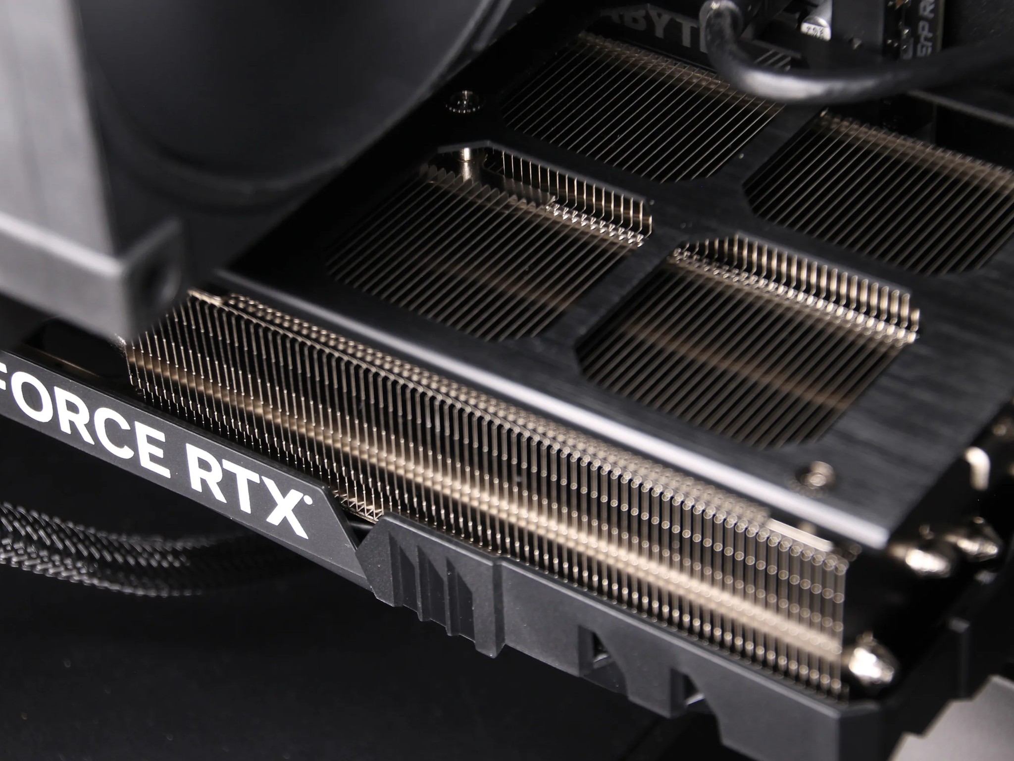comm.004 // Ryzen 7 7800X3D, RTX 4070 Ti SUPER // High-End Gaming PC