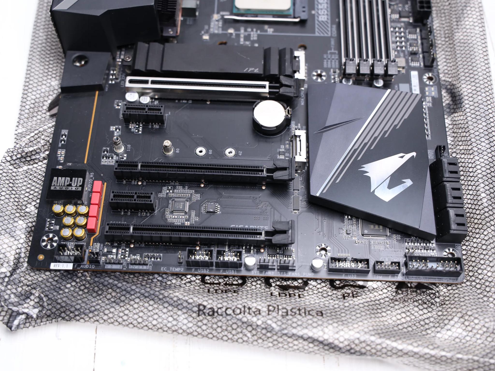 B550 Pro AC/ Ryzen 5 5600x/ 32gb ddr4/ AMD Wraith CPU cooler.