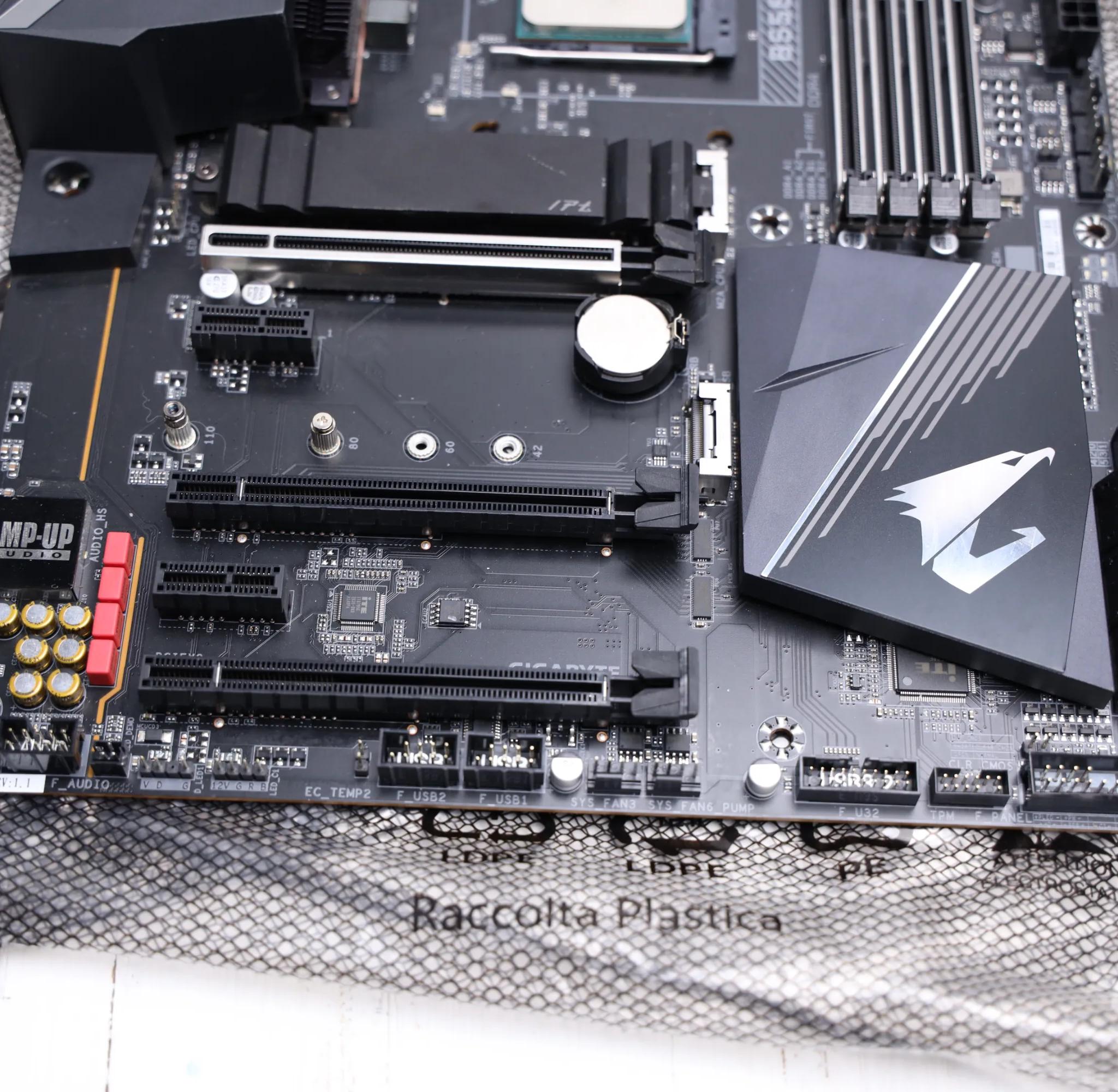 B550 Pro AC/ Ryzen 5 5600x/ 32gb ddr4/ AMD Wraith CPU cooler.
