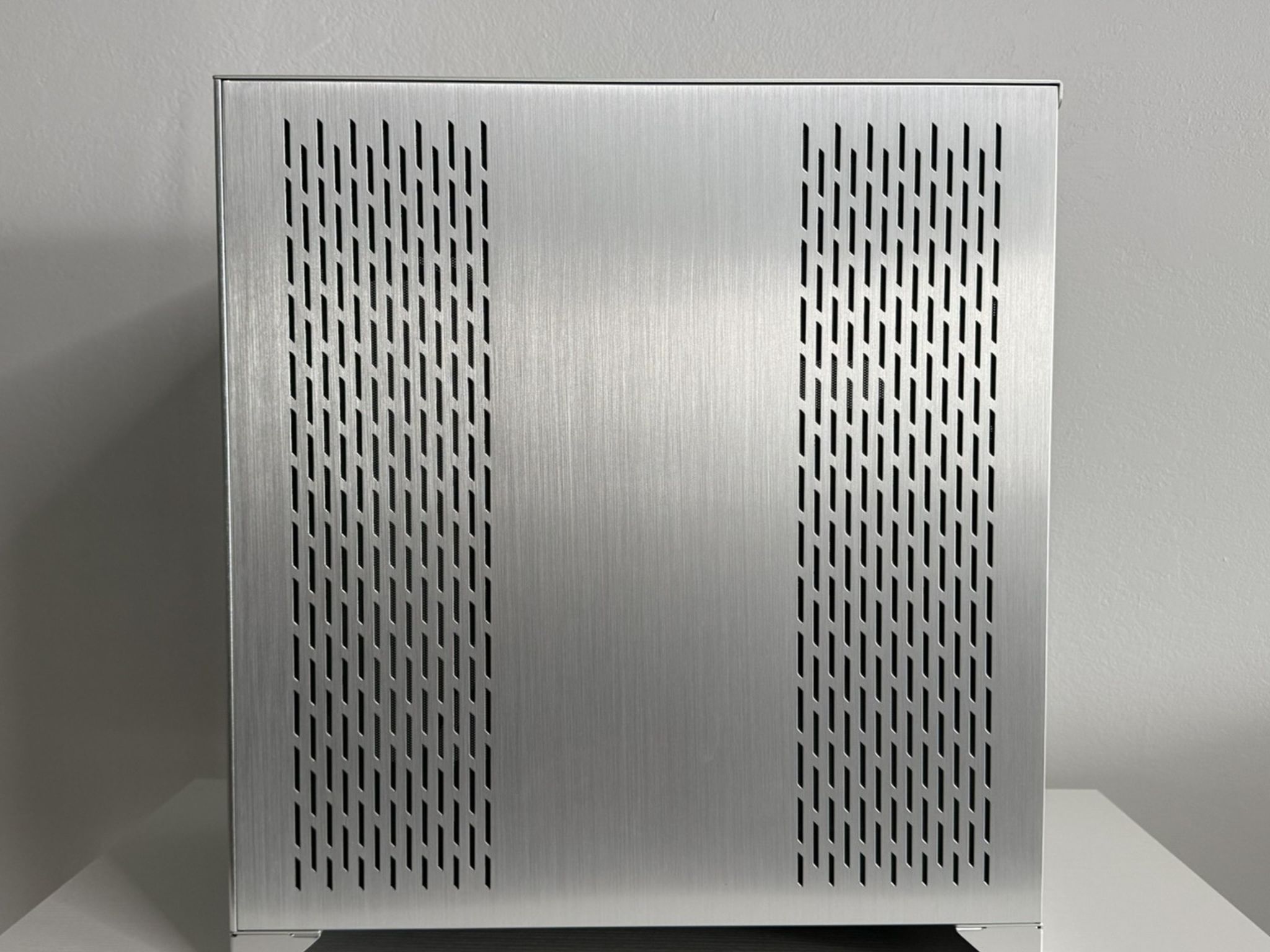 Lian Li O11D XL Tempered Glass ATX Tower Case - Silver