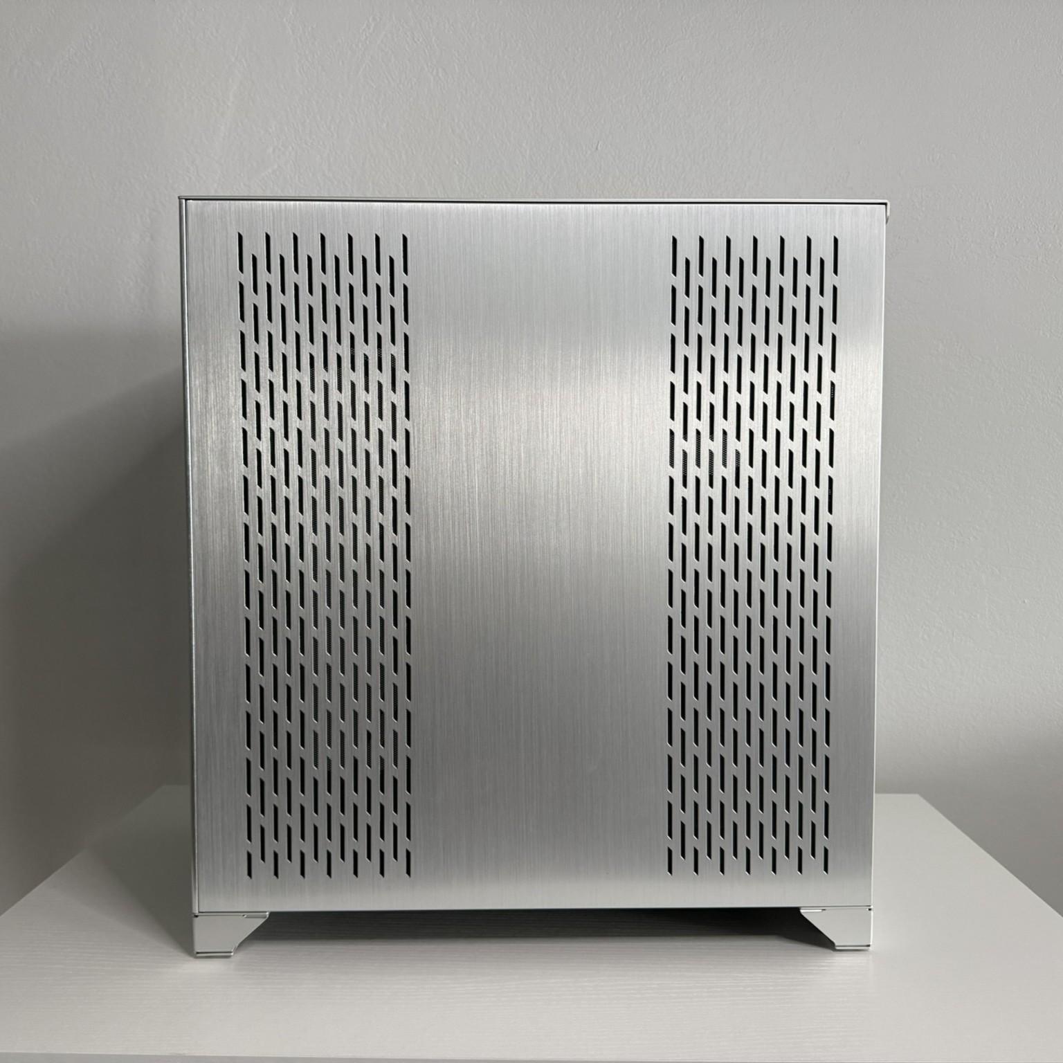 Lian Li O11D XL Tempered Glass ATX Tower Case - Silver