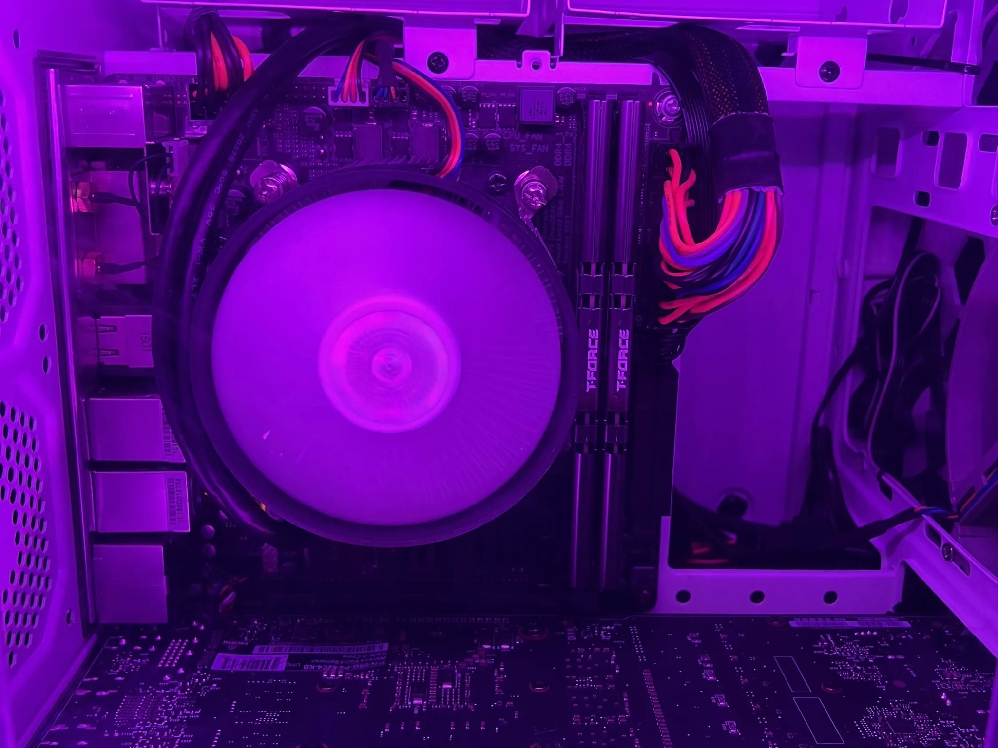 ▫️White Etherion ▫️GTX 1060 || 32GB || I5 6500