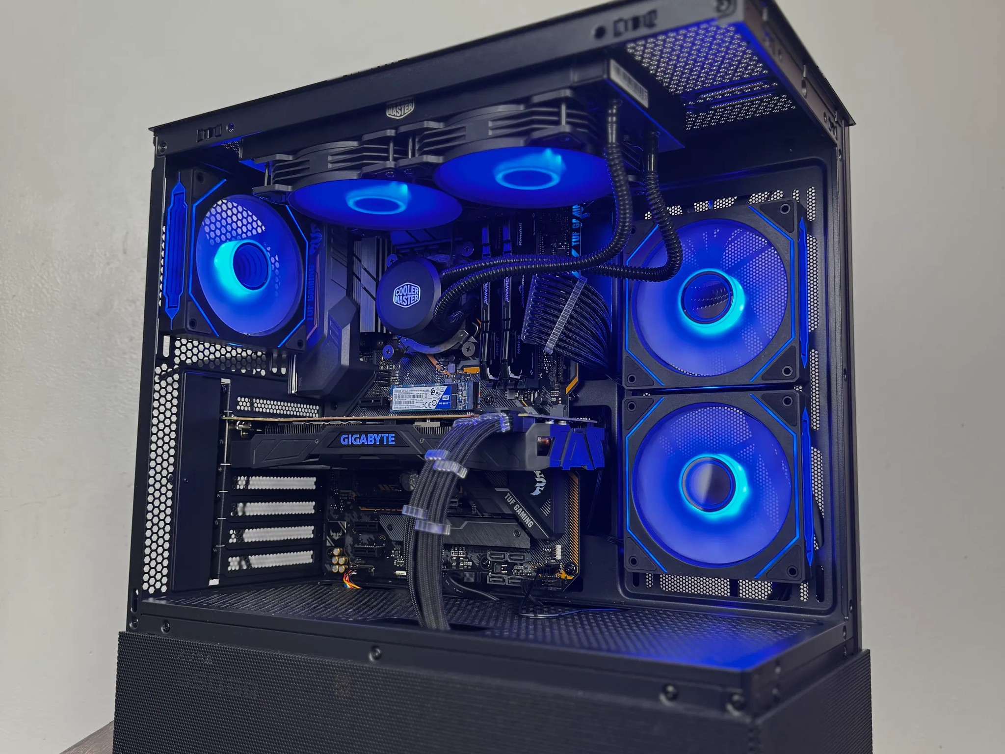 💸Value!💸 Budget Gaming PC (i7 9700k + GTX 1080 TI + 16gb Ram)