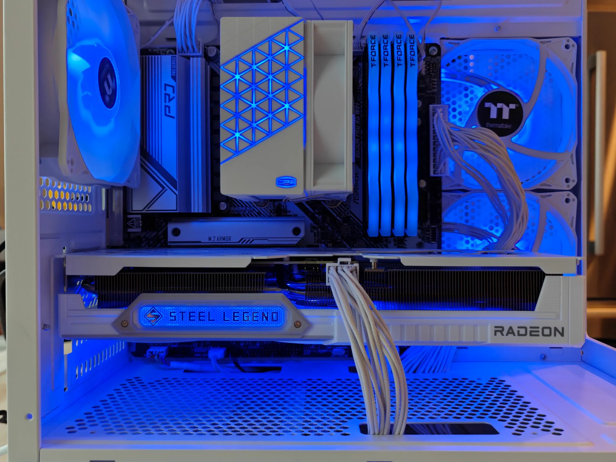 1440P - White PC - AMD Radeon RX 9060 XT 16GB - AMD Ryzen 9600X - 32GB DDR5 RAM - 1TB SSD