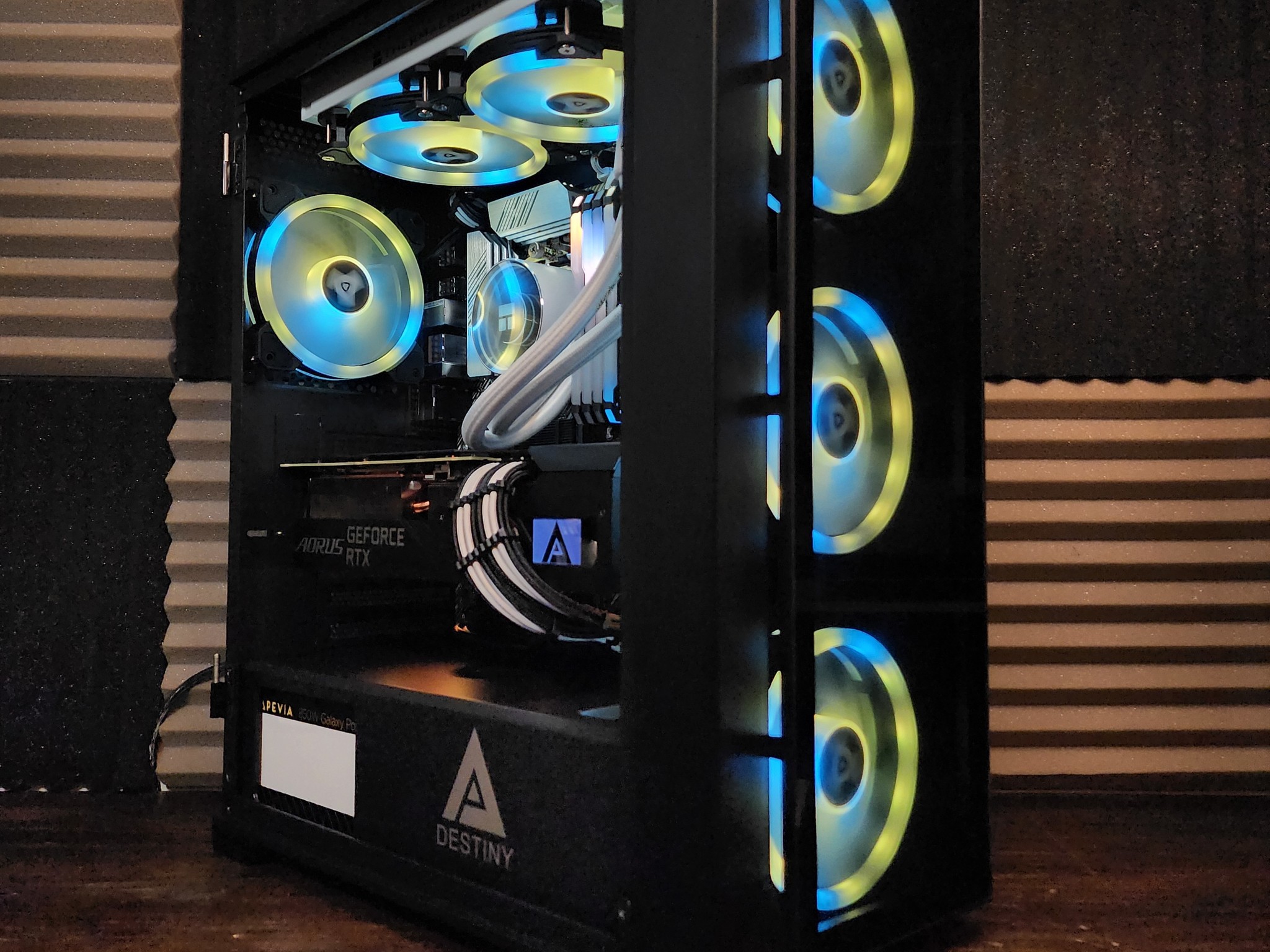 🖤💙💛 Aorus RTX 3080 Master // AMD Ryzen 7 5700G // Corsair Vengeance 32GB 3200MHz // MSI 1TB NVMe