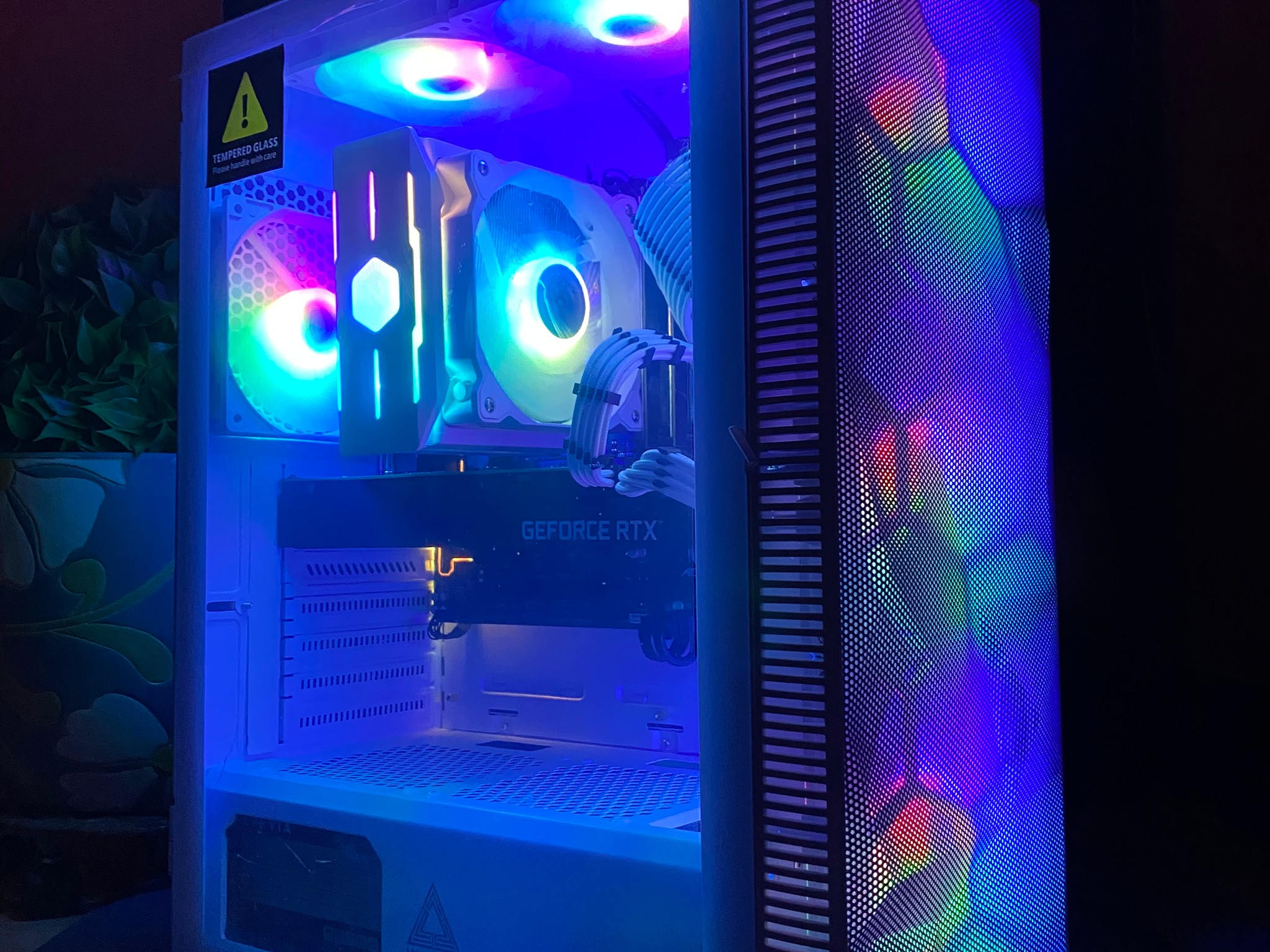 (White) Gaming PC| Ryzen 5 5600|RTX 3070 8GB| 32GB DDR4 3200MHz CL16|1TB M.2 NVMe SSD|Windows 11 Pro