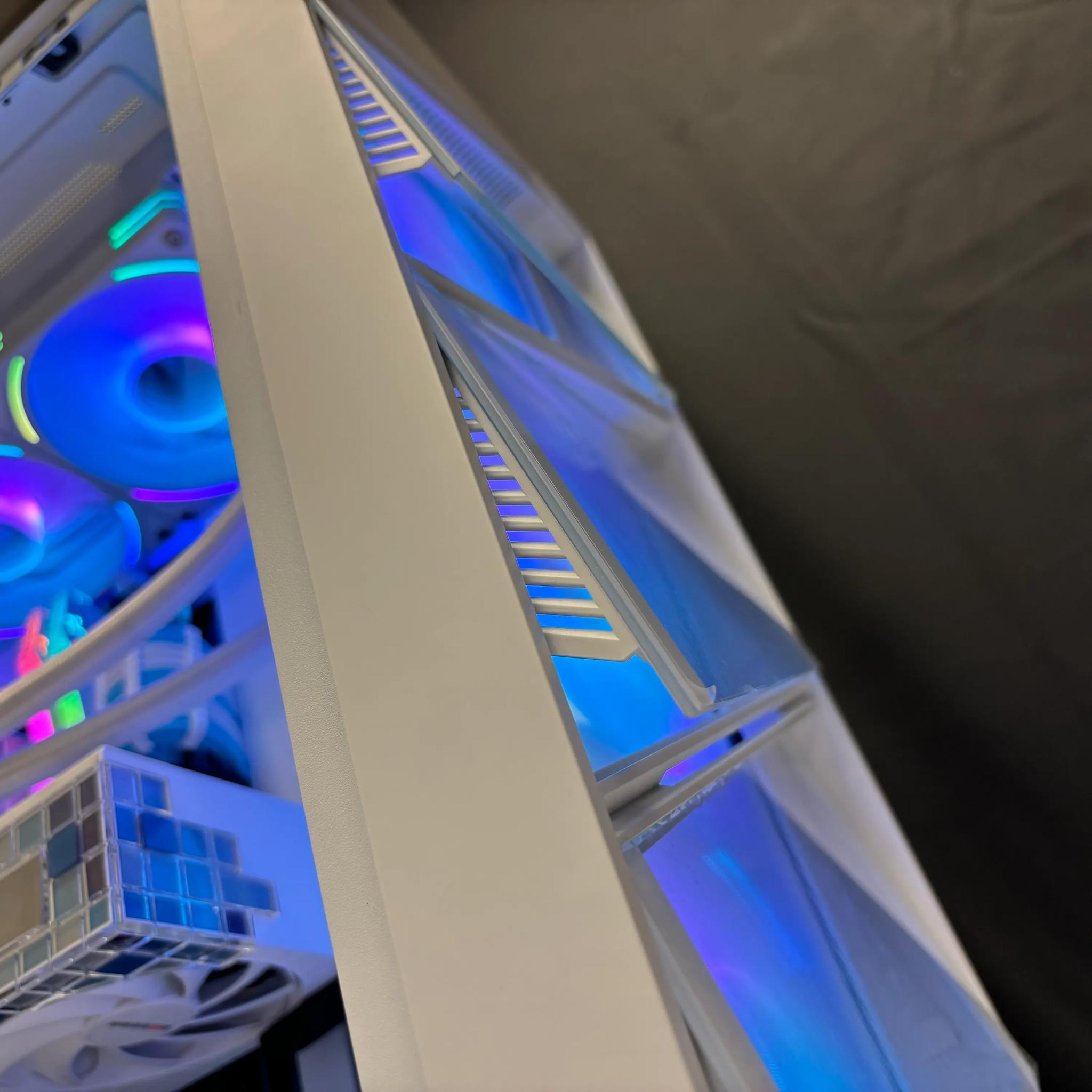 Seraphinx i7-13700KF 5.8GHz, RX 6750 12GB, 1TB NVME SSD, 32GB RGB DDR5, 850W PSU