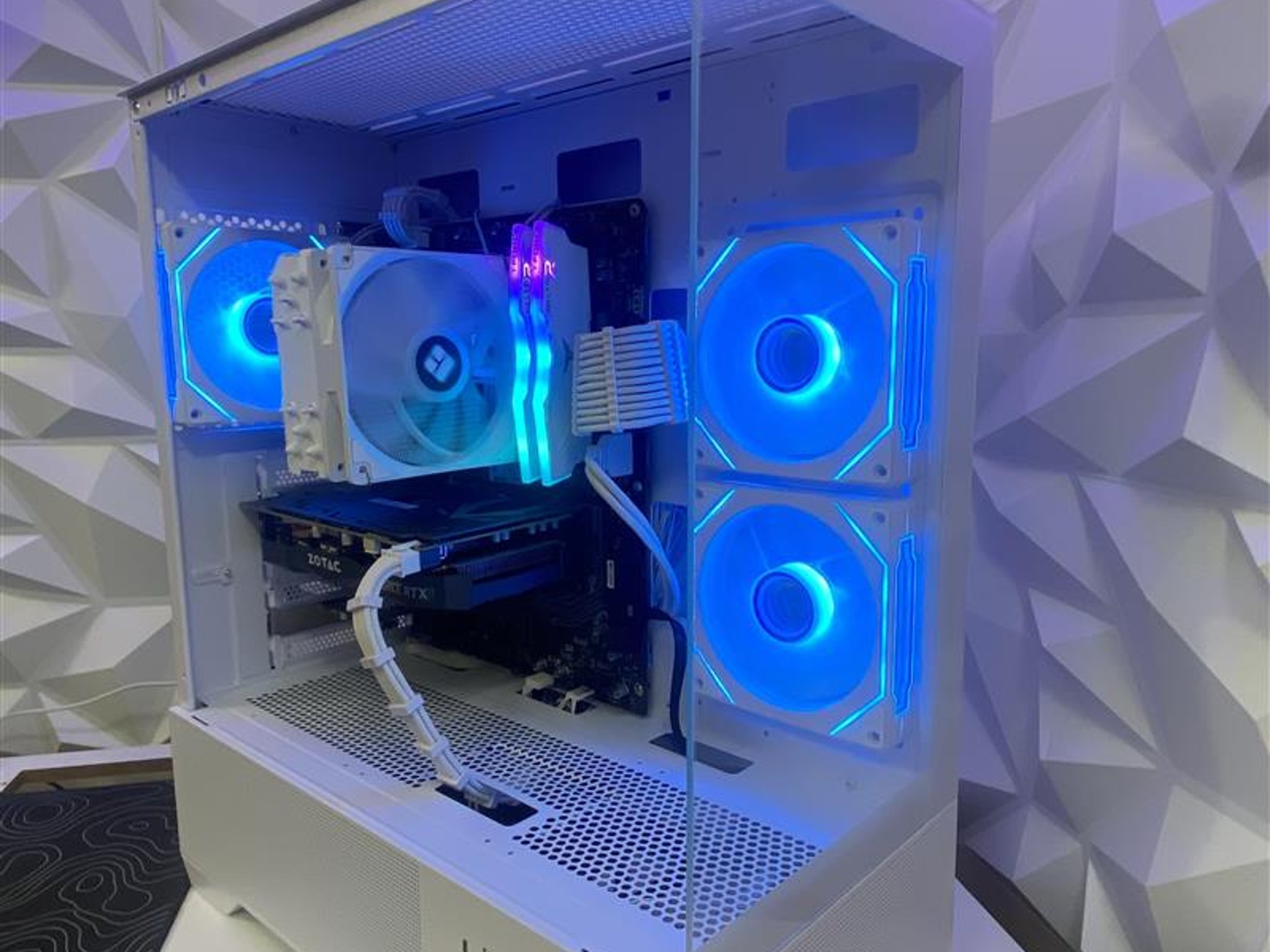 White RGB Gaming PC | i5 | RTX 2060 | 16GB RGB RAM | 512GB M.2 SSD | WI-FI