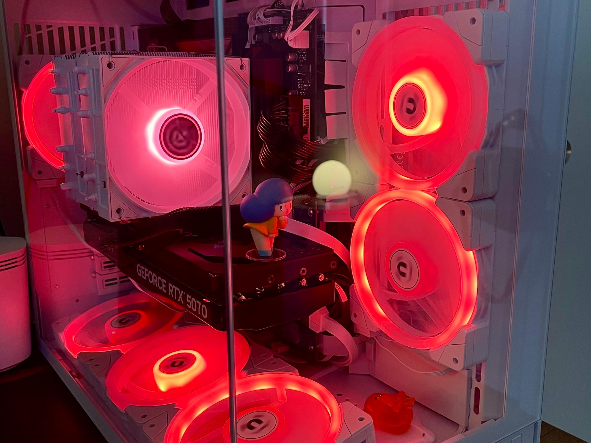 Custom Build ⭐️ AMD Ryzen 7 7700X ⭐️ PNY NVIDIA GeForce RTX 5070 OC ⭐️ 32GB DDR5 ⭐️ 2TB SSD ⭐️