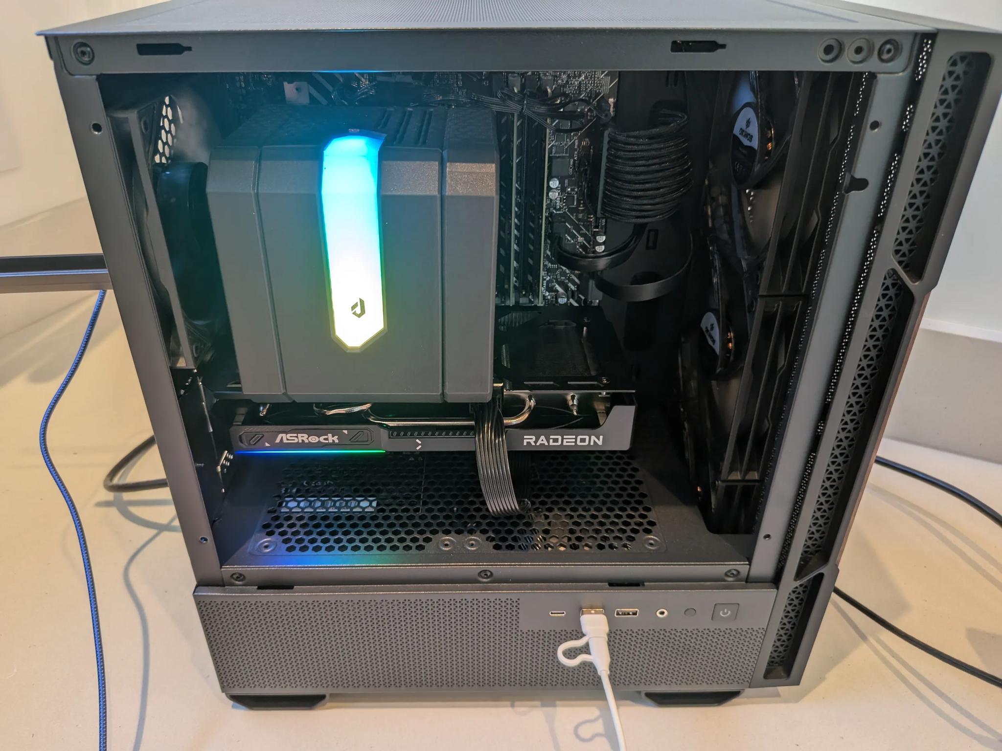 Wood Chopper - RX 9060 XT 16GB, Intel Core i5 12600, 32 GB RAM, 2 TB Gen 4 NVME