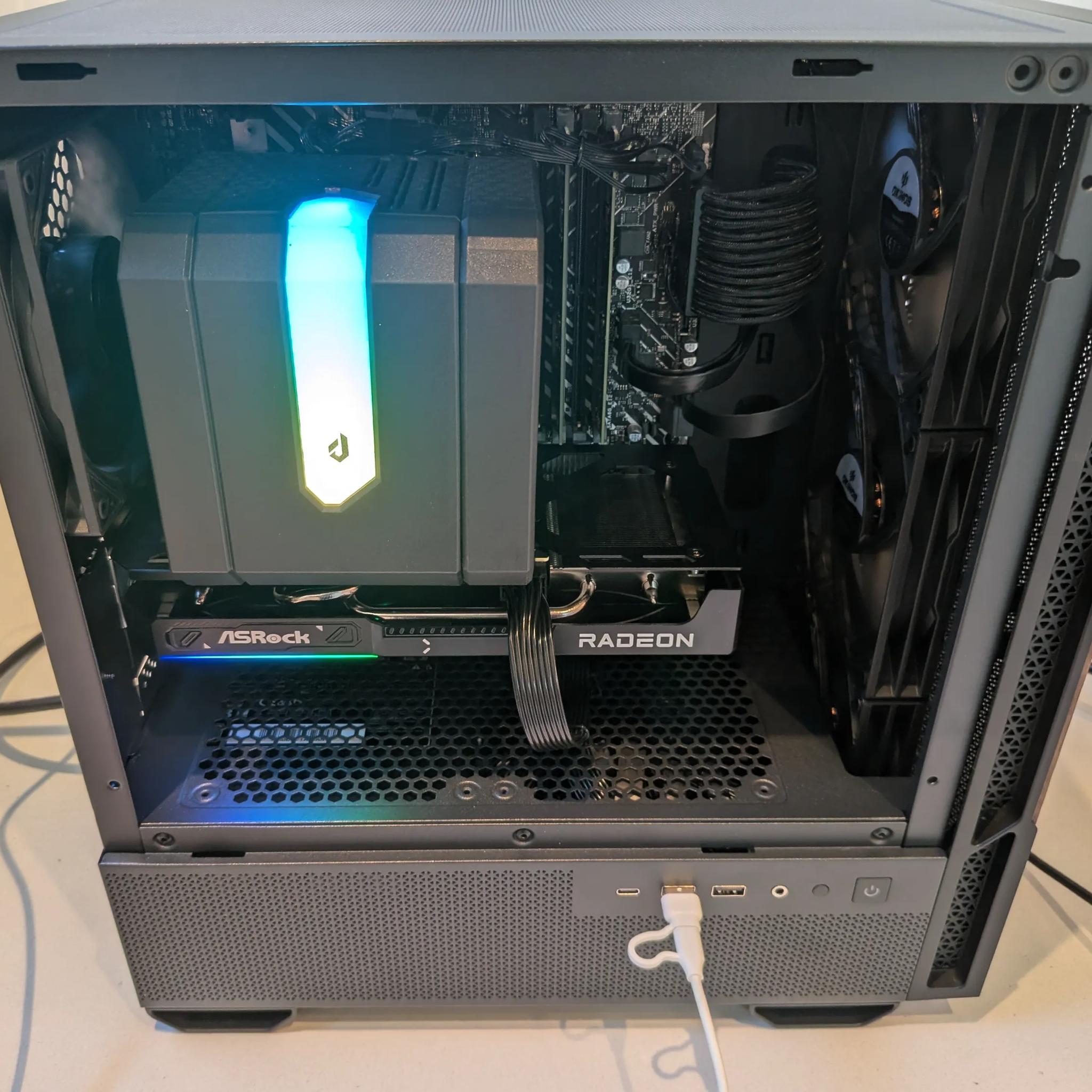 Wood Chopper - RX 9060 XT 16GB, Intel Core i5 12600, 32 GB RAM, 2 TB Gen 4 NVME