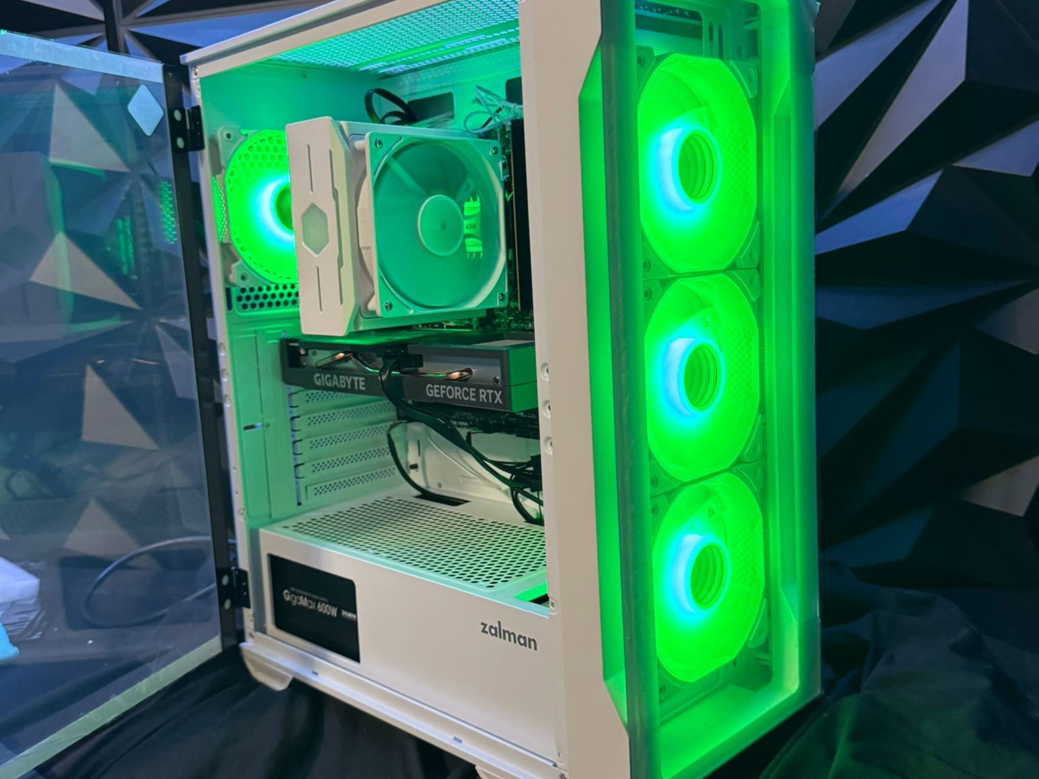 🔥 The Carter Starter🔥 Ryzen 5 7400F| RTX 4060| 16 GB DDR5| 2 TB NVMe