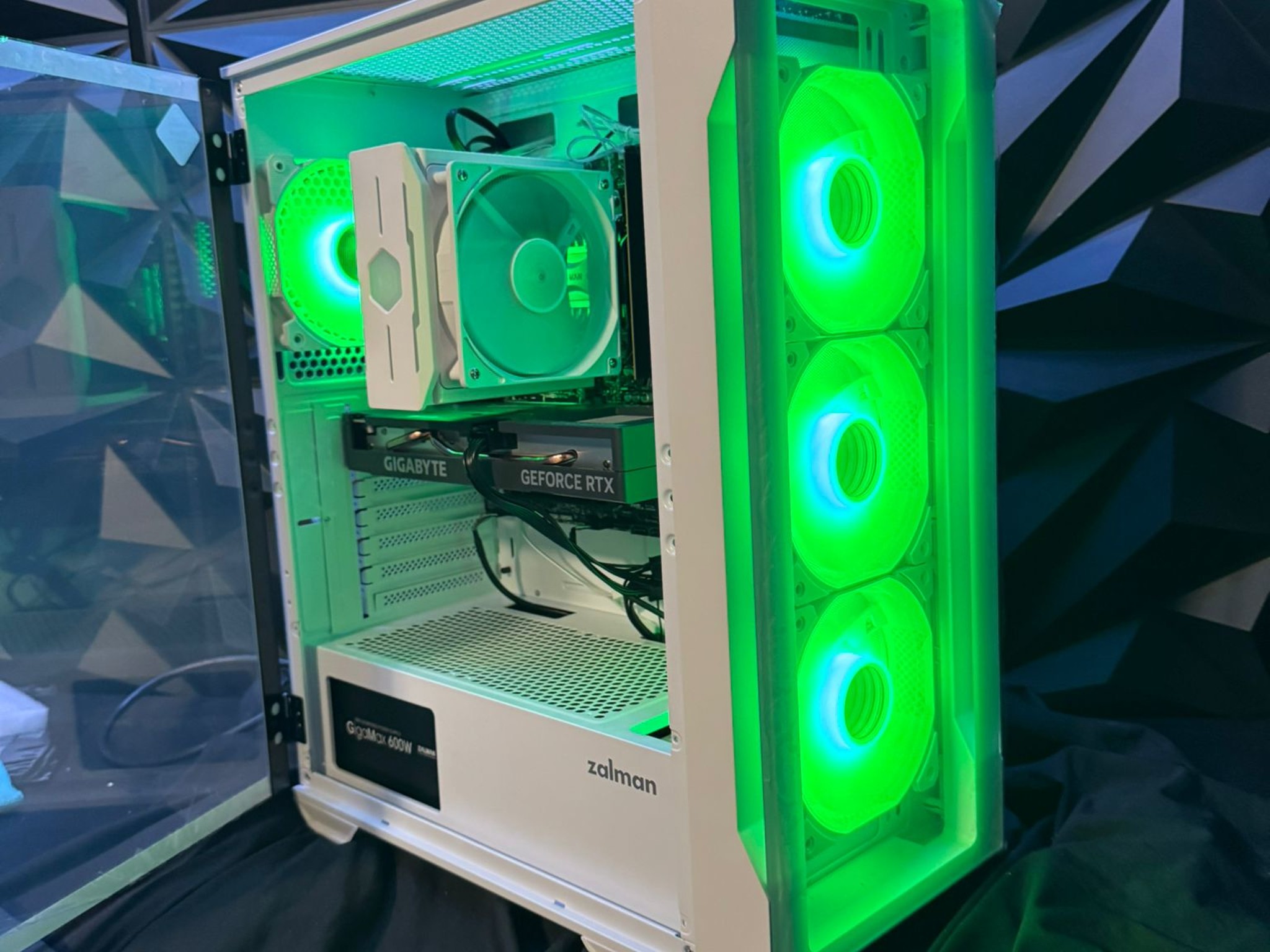 🔥 The Carter Starter🔥 Ryzen 5 7400F| RTX 4060| 16 GB DDR5| 2 TB NVMe