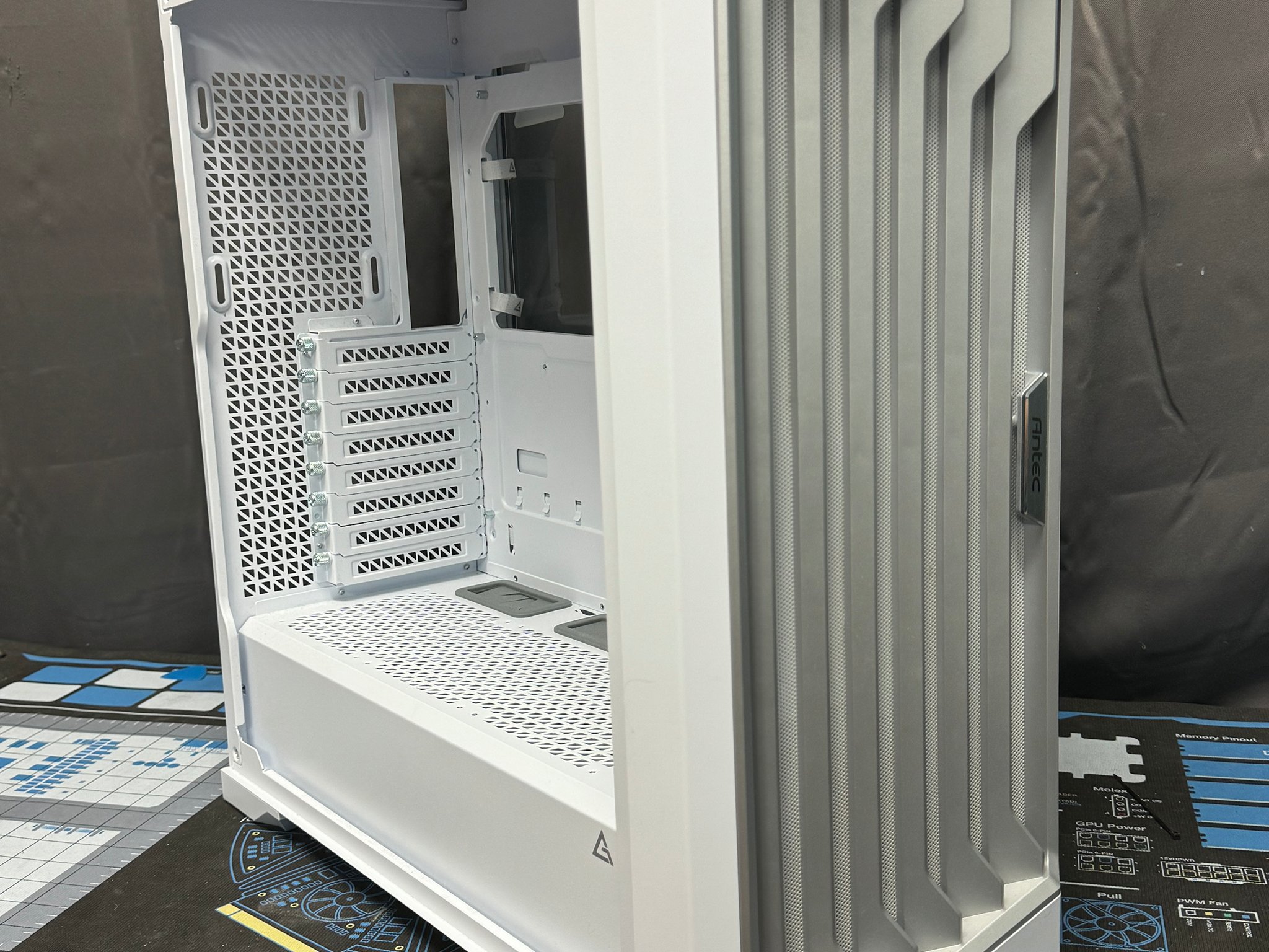 Used Excellent Condition Antec Performance 1 FT Full Tower