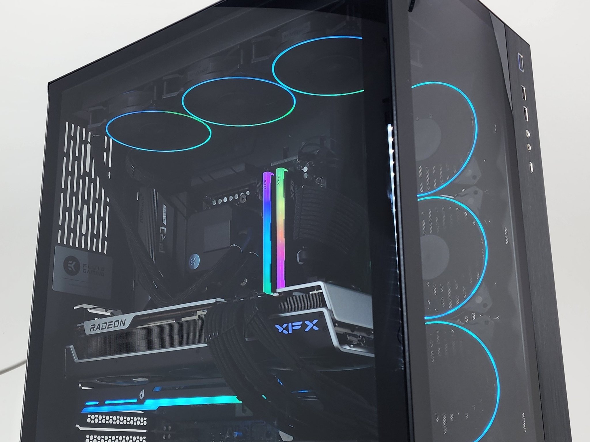 Gaming PC Ryzen 9 7900X3D 32GB RAM 2TB SSD RX 7900 XTX 24GB Windows 11 Computer