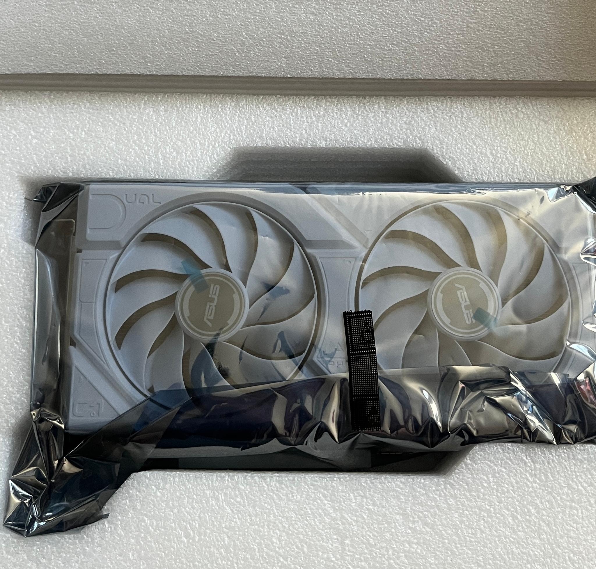 New ASUS DUAL OC GeForce RTX 4070 12GB White