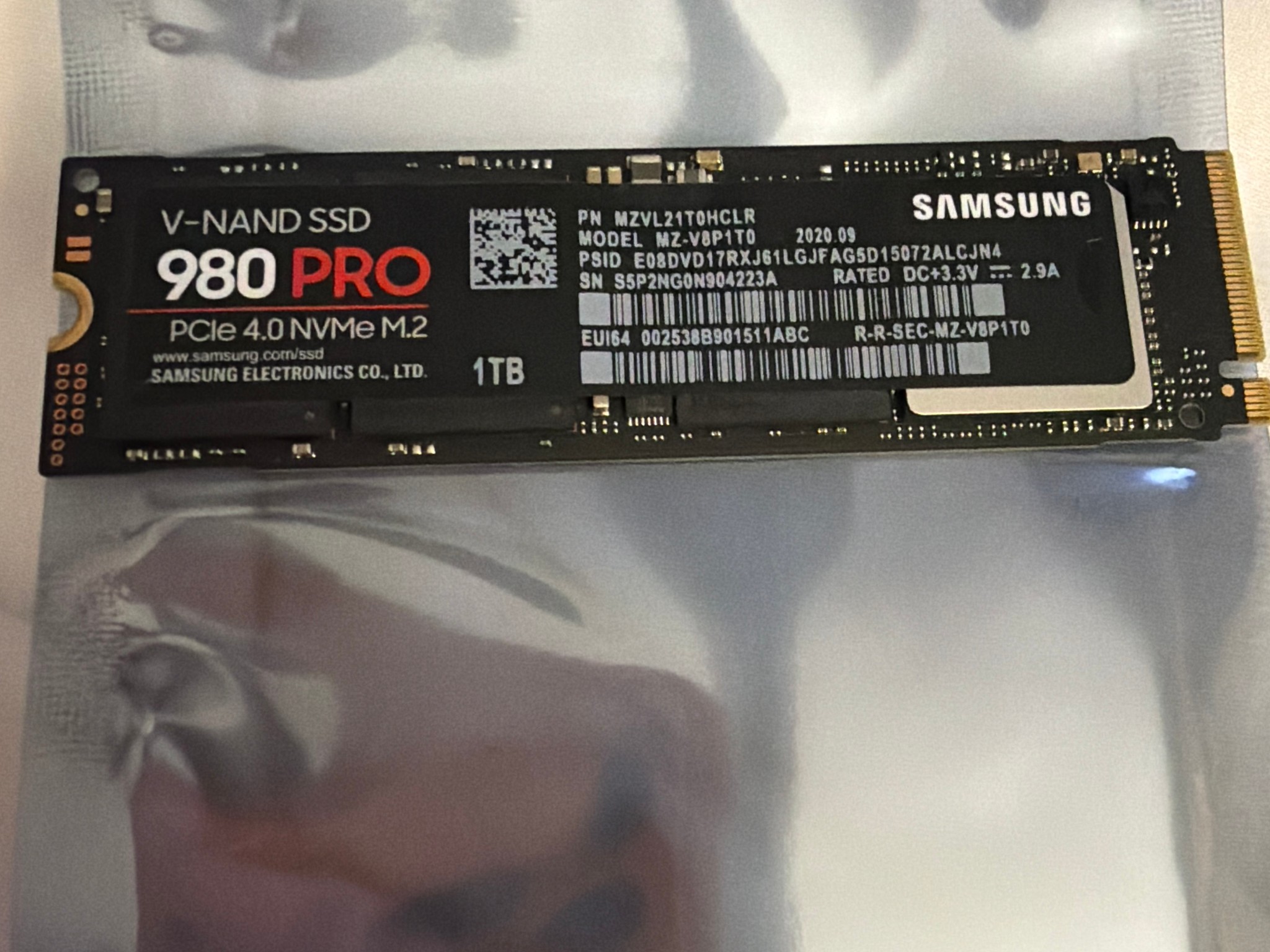 Samsung 980 Pro 1TB SSD NVME M.2 2280 99% Health per Crystaldiskinfo